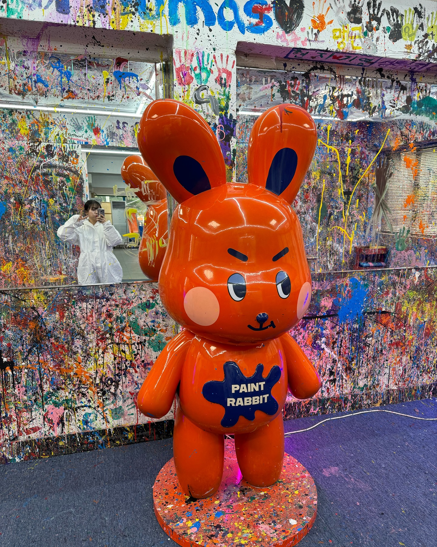 🐰2024.07.03🐰
서가 죽을래? 내 옷에 누가 물감 묻히래😡🤬