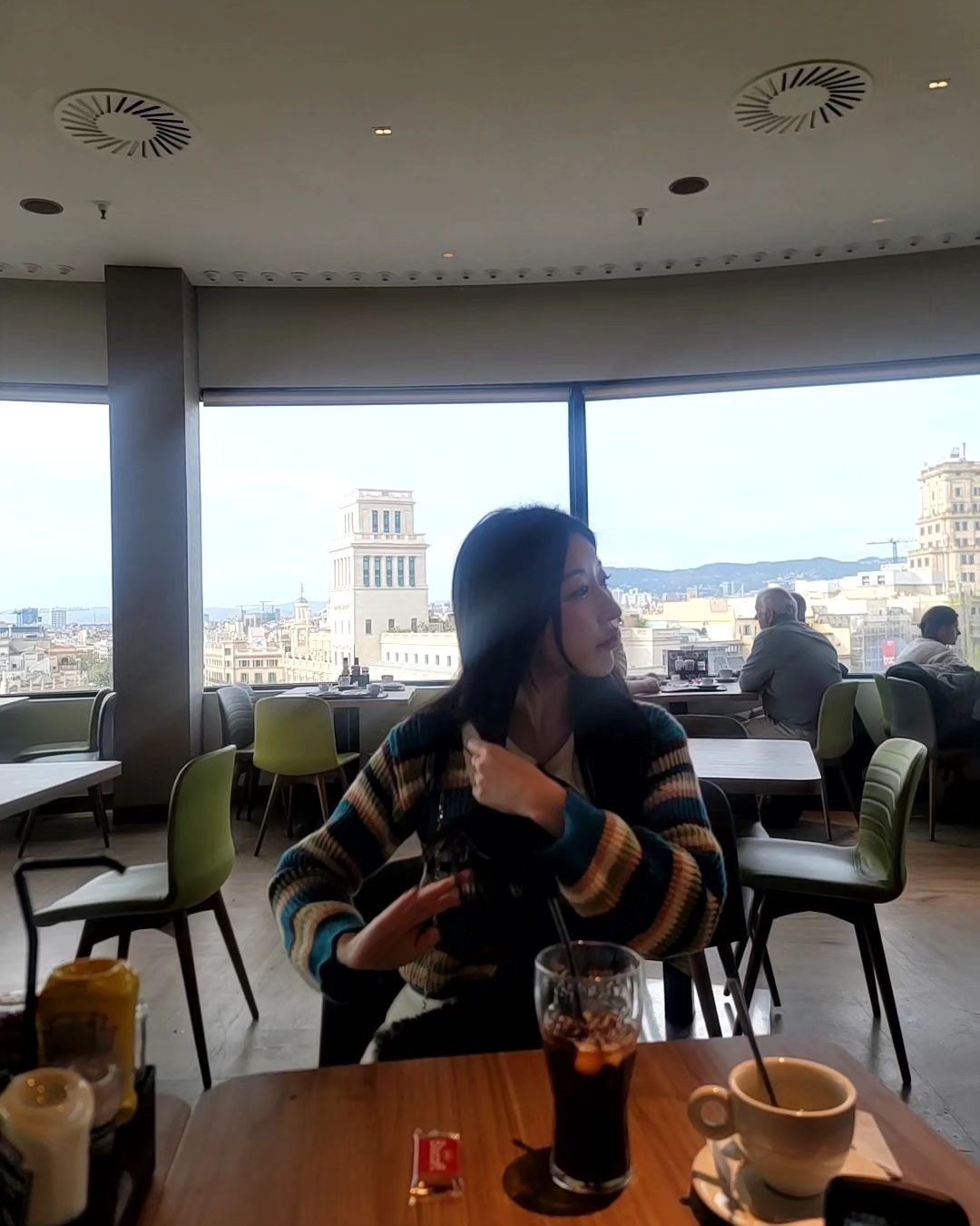 유럽에서도 어떡해서든 아아먹는 사람😅☕️🧊
.
.
.
✧⁺⸜₍ᐢ.𓂂.ᐢ₎⸝⁺✧
 #spain #barcelona #여행 #스페인 #바르셀로나
