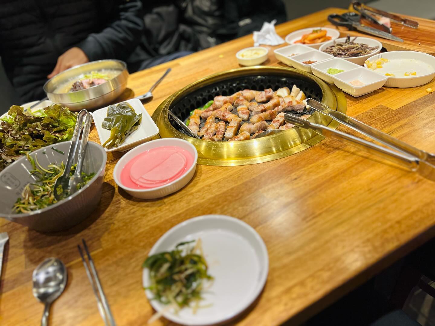 간만에 늦은 저녁 먹스타그램

#돼지고기 #돈육 #삼겹 #삼겹살맛집 #삼겹살🐷 #저녁 #저녁메뉴 #먹스타 #먹스타그램 #먹방 #먹방스타그램🍴 #육심정