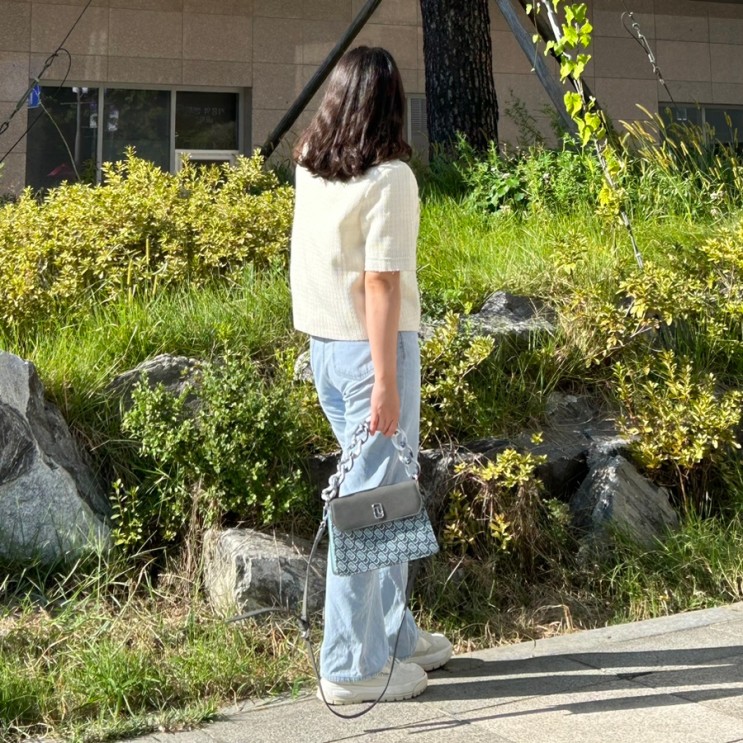 [여자 가방 리뷰] YANGOODSㅣ굵은 체인 포인트가 있는 유니크한 패턴의 크로스백