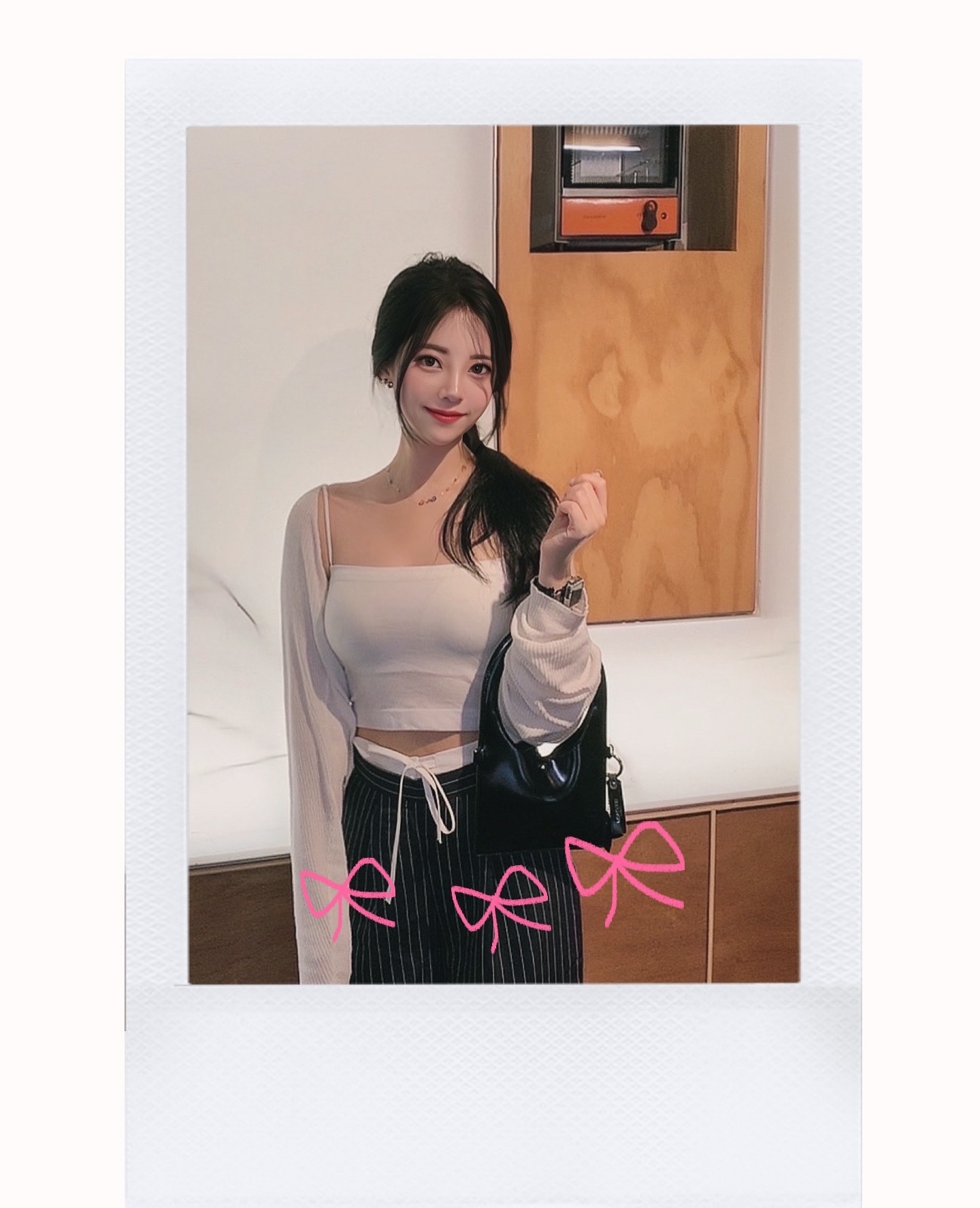 🏷️호텔 객실 문고리에 걸어두는 방해금지 카드에 영감을 받아 탄생한 #문수권세컨 의, ’Do Not Disturb‘ 백👜
완전 얇고 슬림한 미니백이라 모든 룩에 찰떡..🤎🏷️👗
#mskn2nd
#DoNotDisturbToteBag
mskn2nd