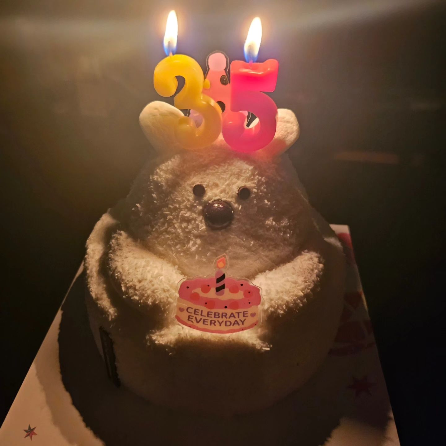 우리 애기랑 3번째 생일 🎂 
돈도 없는게 비싼거 샀넹...
난 편지만 줘도 감동인뎁
너무 고마워 🩷🩷🩷🩷🩷🩷
.
#생일 #🎁 #🎂 #🎉 #🥳