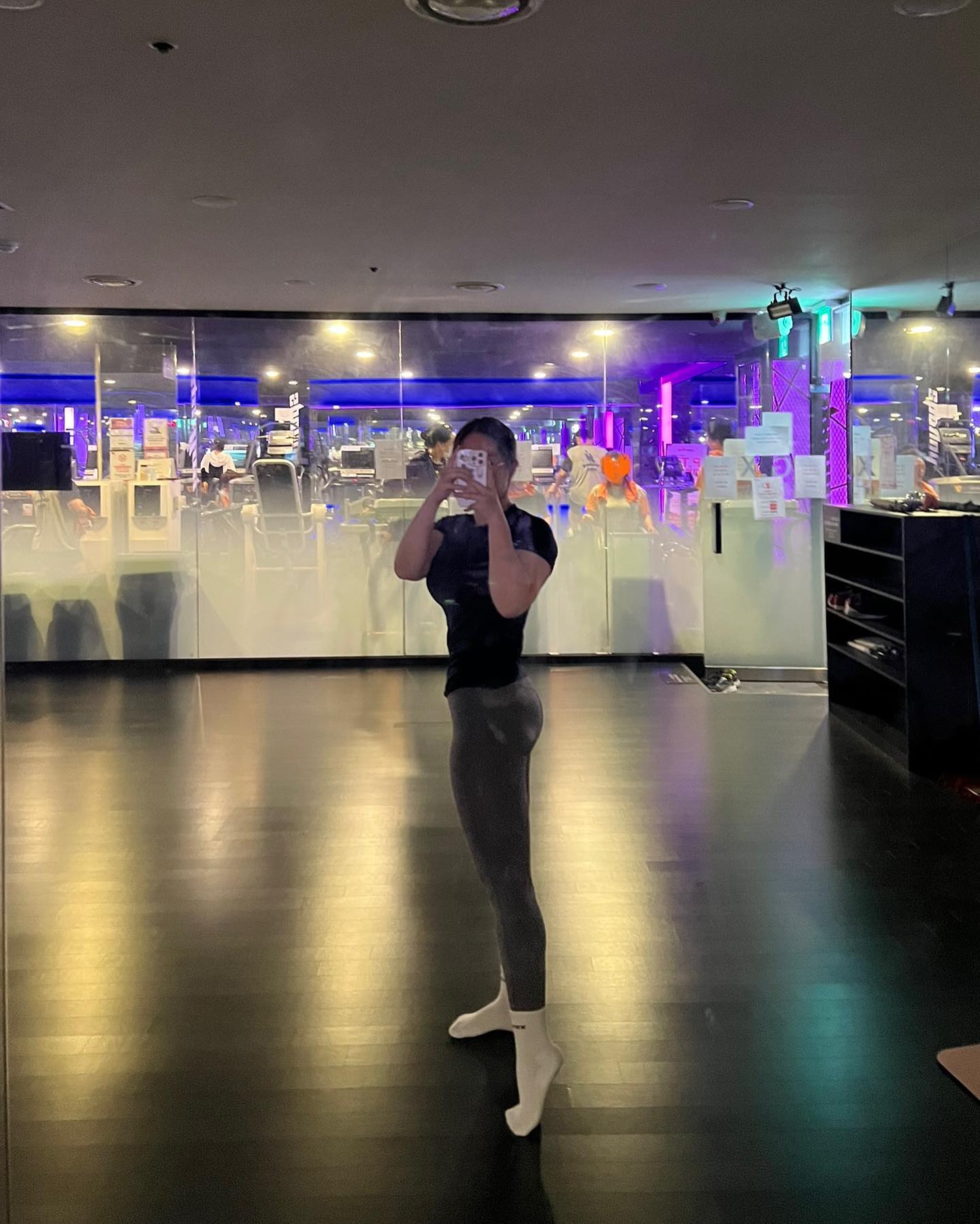 하트를 채울기야!!!❤️‍🔥❤️‍🔥

#레그데이 #지비츠부자 
#벌크업 #웨이트 #힙업 #몸매관리 #gym #instastyle #ootd #오늘의코디 #헬스장 #레그데이 #지비츠 #취미 #운동소통 #운동맞팔