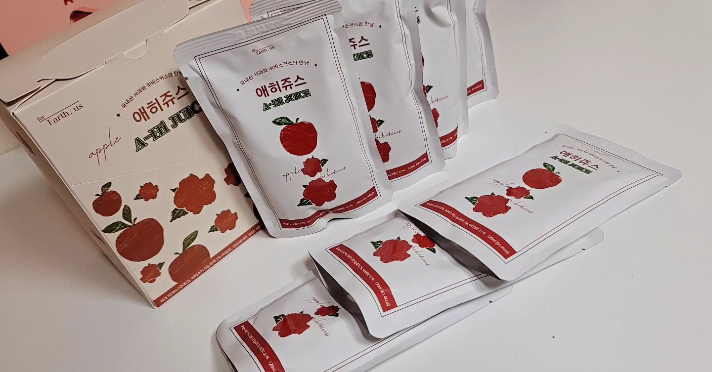 아침엔 사과즙이 최고!

국내산100% 사과로 만들어진,
사과와 히비스커스가 만난 딜콤새콤 사과쥬스

식이섬유 풍부하고,
인위적인 단맛이 아닌 생사과 그대로로
장건강에 OK.

사과즙 한포로 건강챙기기♡

#포어스포어스 #애히쥬스 #사과즙 #식이섬유 #생즙 ##사과쥬스