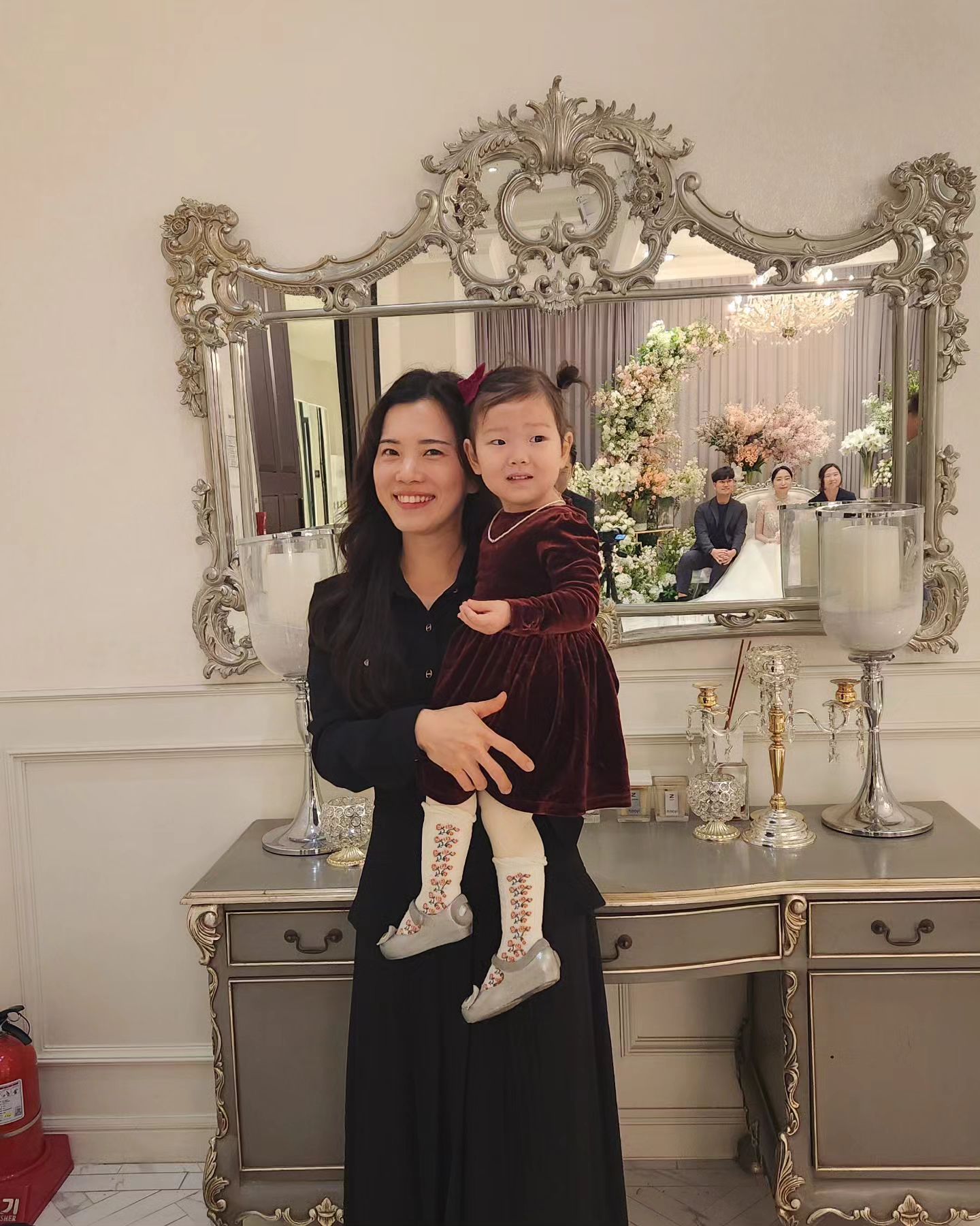 예쁜 딸과 친정아빠와 친척오빠 결혼식
행복하게 잘사쇼 #행쇼
#결혼식 #딸과데이트 #친정아빠손녀사랑 #육아 #육아소통