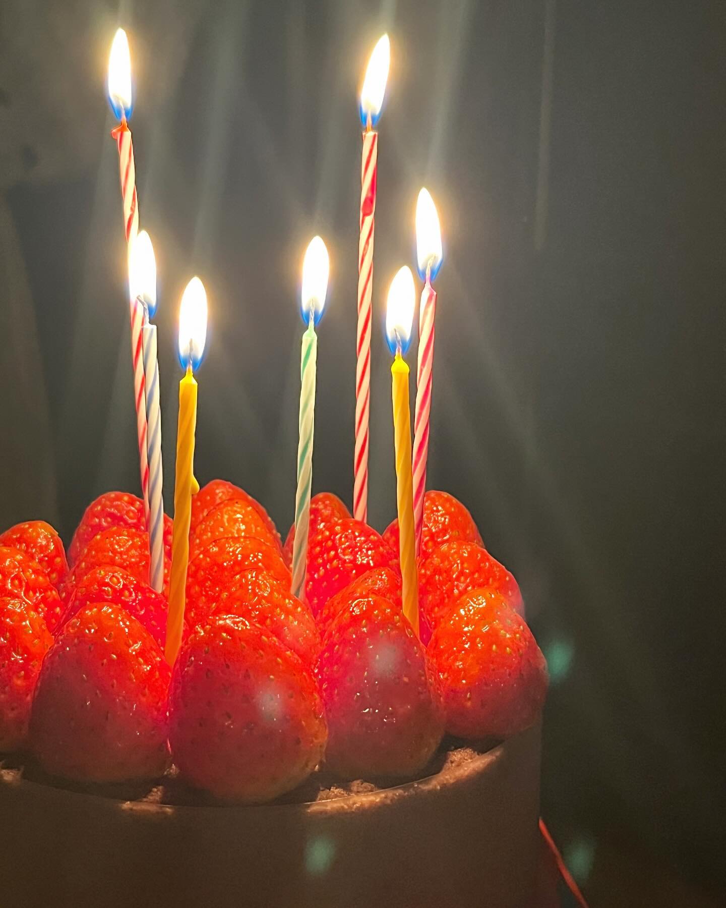 잊지않고 연락와주신 분들 애정합니다🫧
항상 행복하시고 평온하셨음 좋겠습니다