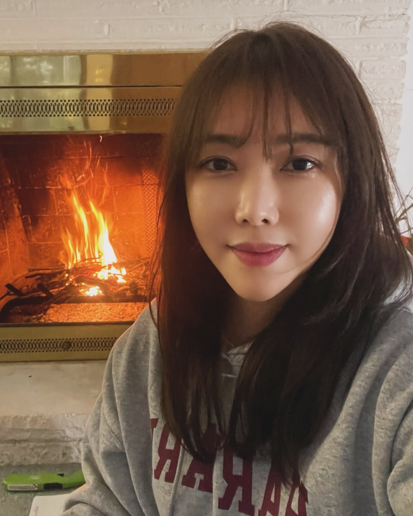 오늘 왜 이렇게 추워요?
벽난로가 그리워지는 그런 날이네요~
운좋게 벽난로까지 맘껏 쓸수 있는 에어비앤비 숙소 만나서 낭만 뿜뿜 해본^^

보기만 해도 따스해지는 벽난로 훈기 가져가세요😄

#NICEWEEK나이스위크#여행유튜버#구독과좋아요는사랑입니다♥️#나이스위크여행#여행다큐#낭만여행다큐#여행기록#벽난로