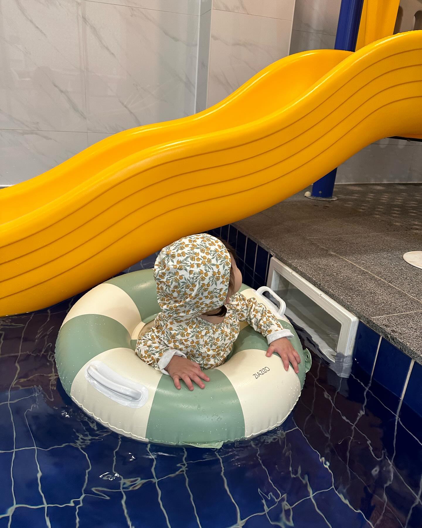 신나게 물놀이 후 경찰과 도둑 둘 💛💛