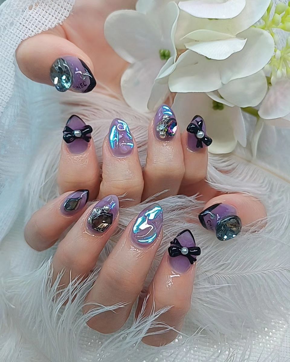 #풀파츠네일 #네일아트 
이번엔 보라보라🥰
항상 쩡이손톱을 아름답게해주는 희원장님🩷
밸리할때 손이 반짝반짝👍🙏 춤이더 잘춰지네요🤣
.
#풀파츠맛집 #풀파츠네일아트 #네일아트맛집 #네일스타그램 #네일아트그램 #네일 #네일아트추천 #유지력짱 #유지력좋은네일샵 
#인천네일아트 #네일추천 #좋아요 #좋아요그램 #좋아요반사