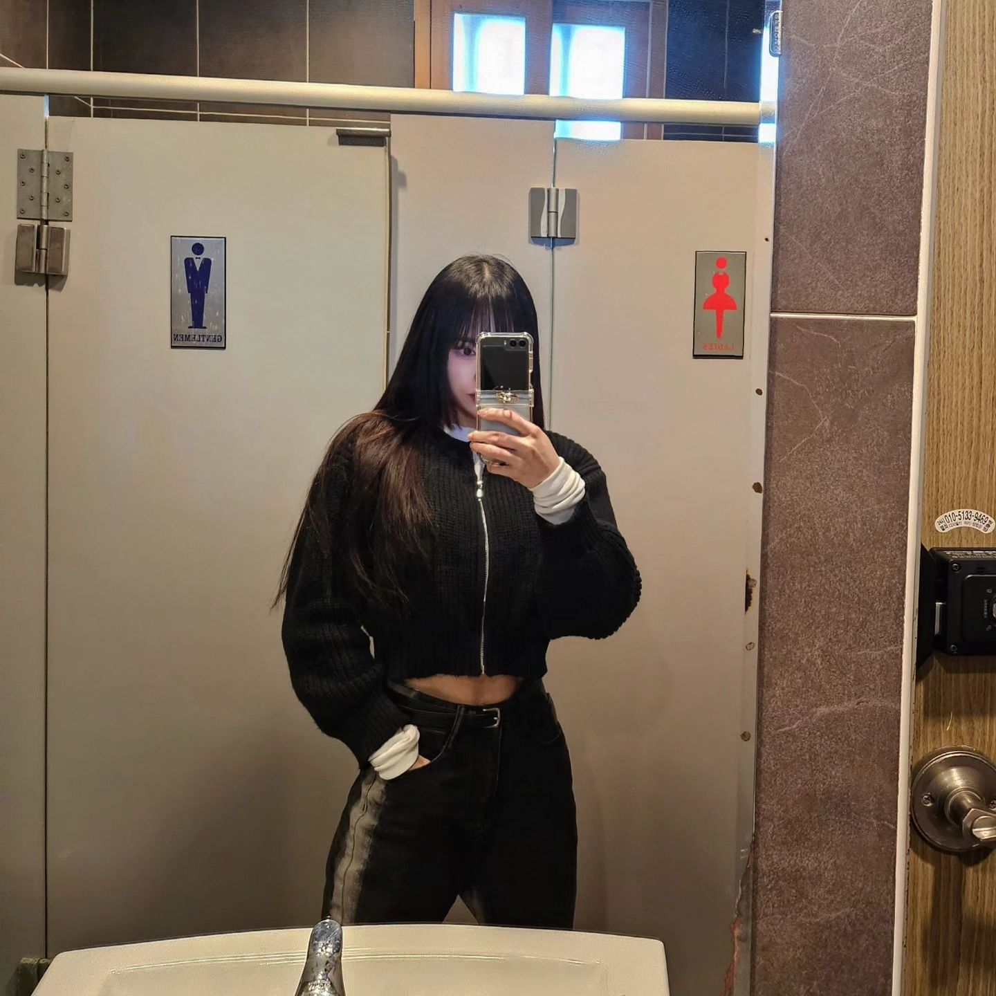 이젠 추우니까 실내 출근샷...🥶