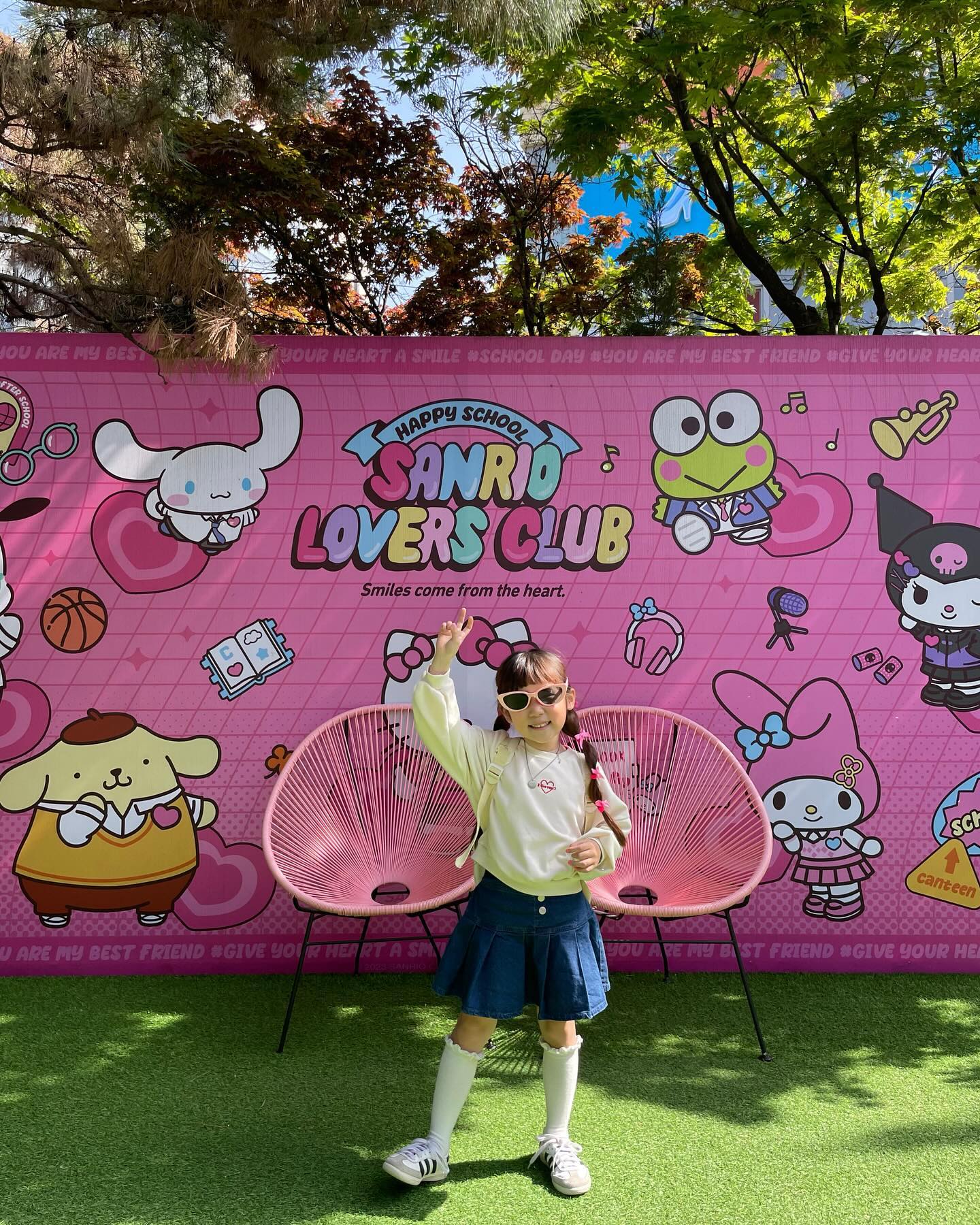 홍대 도착하자마자
서아탱 최애 산리오 덕질하러 🫶🏻