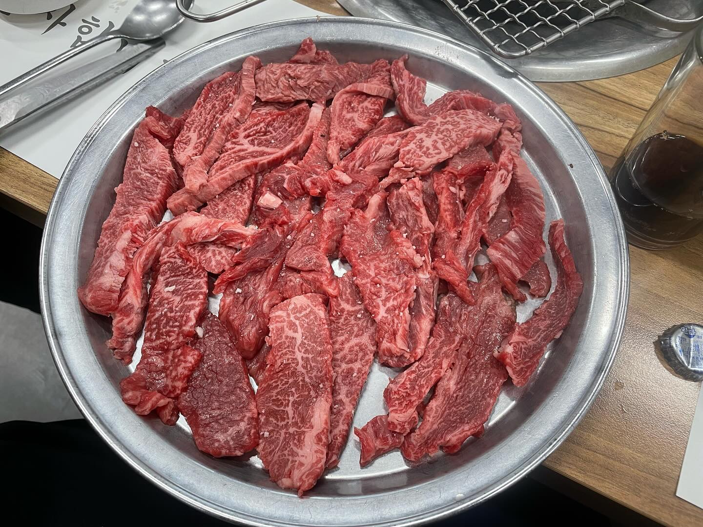 남이 사주는 한우가 제일 맛도리❤️
흔적도 없이 사라지는 한우에 다이어트따위 난몰라😂
한우 먹고 누룽지에 된찌+우거지탕까지 완벽🫶

맛좋은 한우고기에 사장님이 직접 키우신 야채까지👍

#초심한우정 #한우 #고기가최고 #선팔맞팔 #먹팔환영 #남돈남산 #한우갈비살