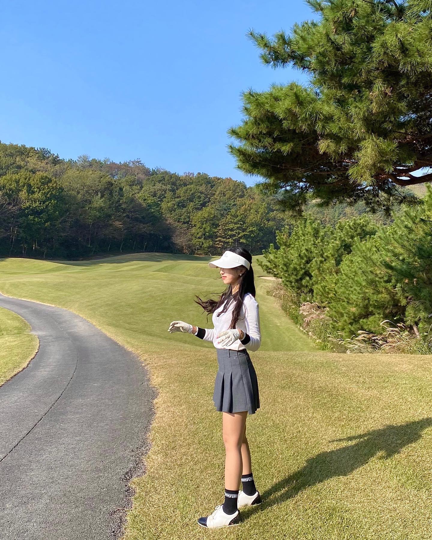 롱탐노씨 ,, 🥺🤍🤍🤍
흐앙 주기적으로 인태기 오는 저 어쩌믄 좋을까요 😂🤷🏻‍♀️🤦🏻‍♀️
다들 잘 지내시죠 ~~~?? 독감 유행인데 ㅠ 몸관리 잘 하셔야해요 🥹
스토리 보시고 아니면 디엠으로라도 연락 주신 분들 너무너무 .... 감사해요 🥲💖
가을골프 사랑인데 란딩 많이 나가셨나요 🥰
저번달 알러빗 정산 다녀 온 사진 몇장 뿌려봅니ㄷr 흐흐 ♡‧º·˚ 
이 날 영상 못 찍어서 너무 아숩 o̴̶̷᷄﹏o̴̶̷̥᷅ 밀린 피드 업뎃 하구 ...
놀러갈게요 >____< ♥️ 게으른 베짱이 누가 좀 말려죠요 🥺💛