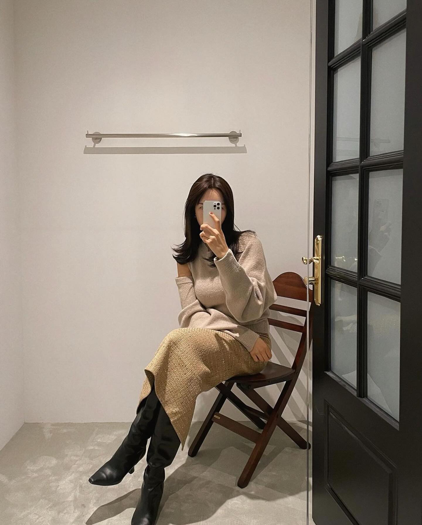 알겠써요, 알겠다구요~~~😆

스토리 올리고나서
선주문 되냐고 문의까지 주셨던!!!
이 착장✨
내일 스토어팜에 올라가요~
그러니까 하루만 기다려주세요😎

#오피스룩 #출근룩 #오늘뭐입지 #내일뭐입지 
#모임룩 #연말룩 #하객룩 #울스커트 #알파카니트