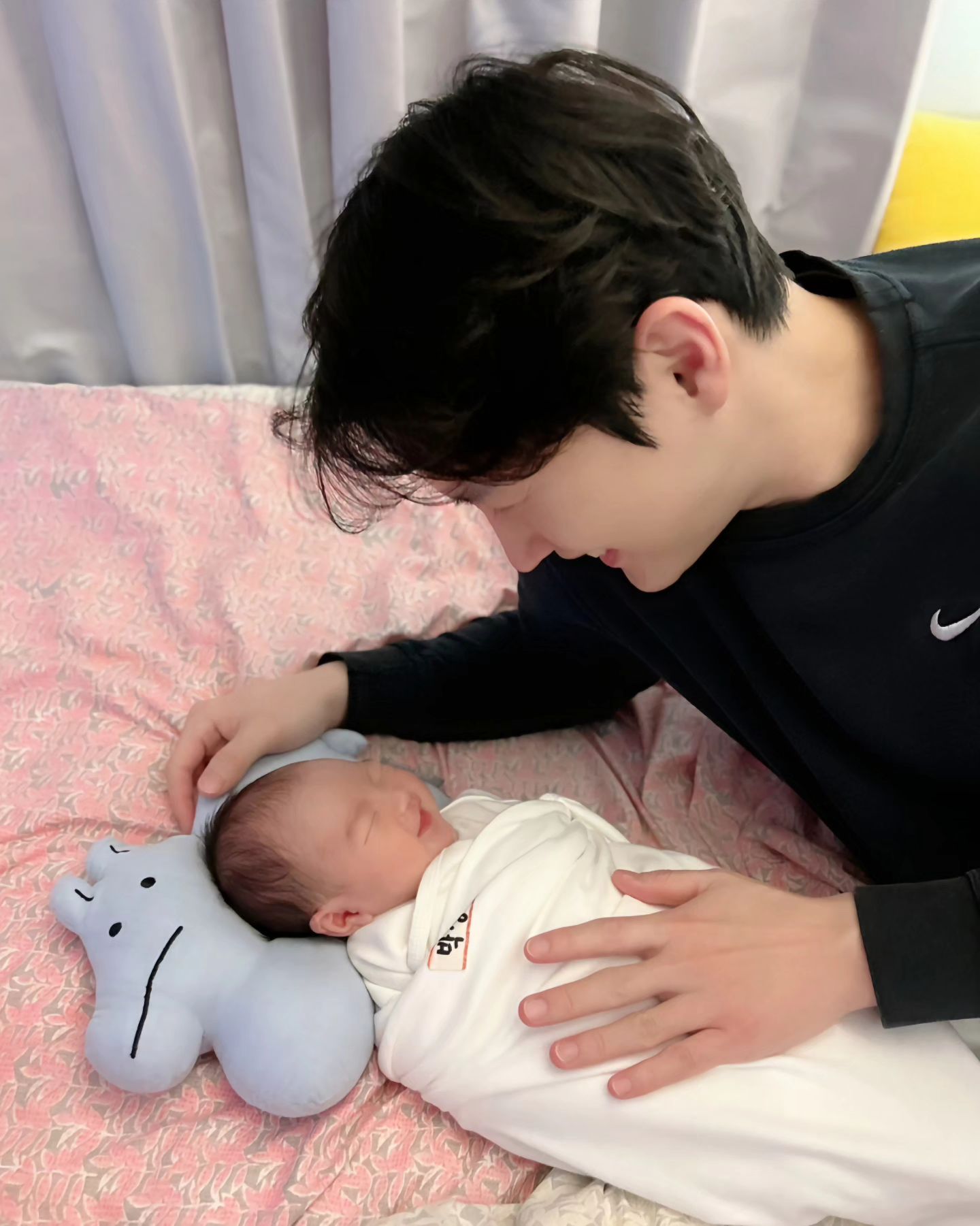 행복은 그리 멀리 있지 않음을 느끼는 요즘...🥰
#나는솔로 #2호 #베이비 #윤슬 #미소 #천사 #특기 #웃기