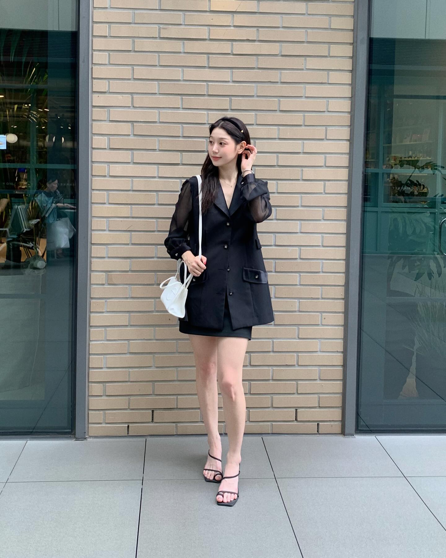 엄마랑 데이트하고 온 날🤍
요즘 부쩍 더 많이 찾는 #타이아나 헤어밴드🎀
올 여름은 헤어밴드 아시죠〰️🙌🏻

-

tatianajewelry_ #타티아나 #TATIANA