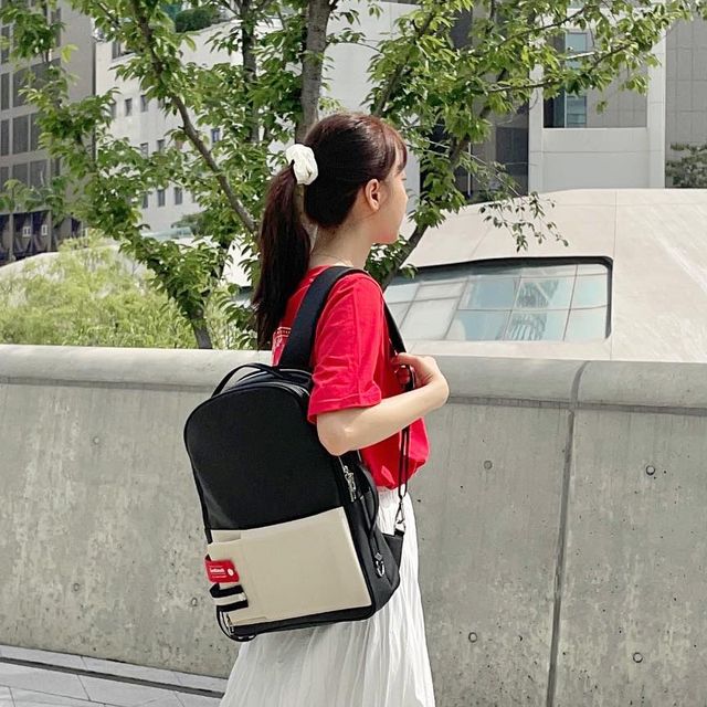 주으니 on Instagram: "#광고 @lodinattofficial 오늘의 출근룩! 😘 여자 직장인룩에 어울리는 깔끔한 백팩, 로디나트 🖤 사이즈도 적당하고 디테일한 수납공간이 잘되어있어 출근룩에 찰떡이다 -