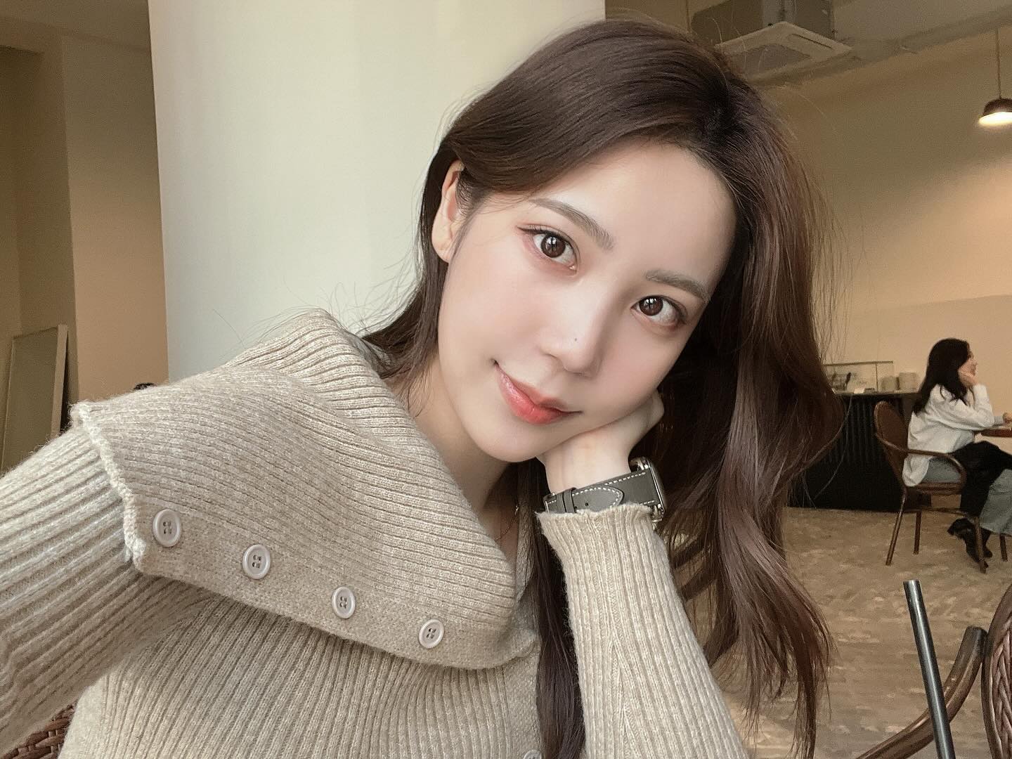눈 배경의 나홀로나무 사진 찍으러 옷도 챙겨갔는데
하필 눈이 없네 ,, 가는 날이 장날이야 ~ 🤦‍♀️