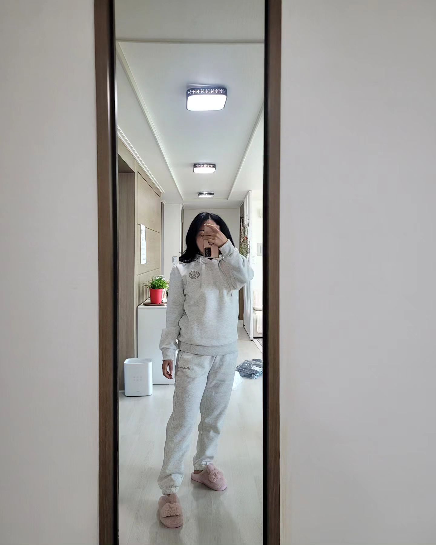 블프는 위험해🔺️
예전에 입지도 않던 트레이닝복만 벌써 몇개째인지...

오운완하고 뱃살 조지고(맘은 그렇다고ㅋ) 옷입어보는중

#20231205 #원주여행 다녀왔으니.. 열씨미 #운동하자 !! #운동하는여자 #운동인플루언서 #운동인플루언서수수양