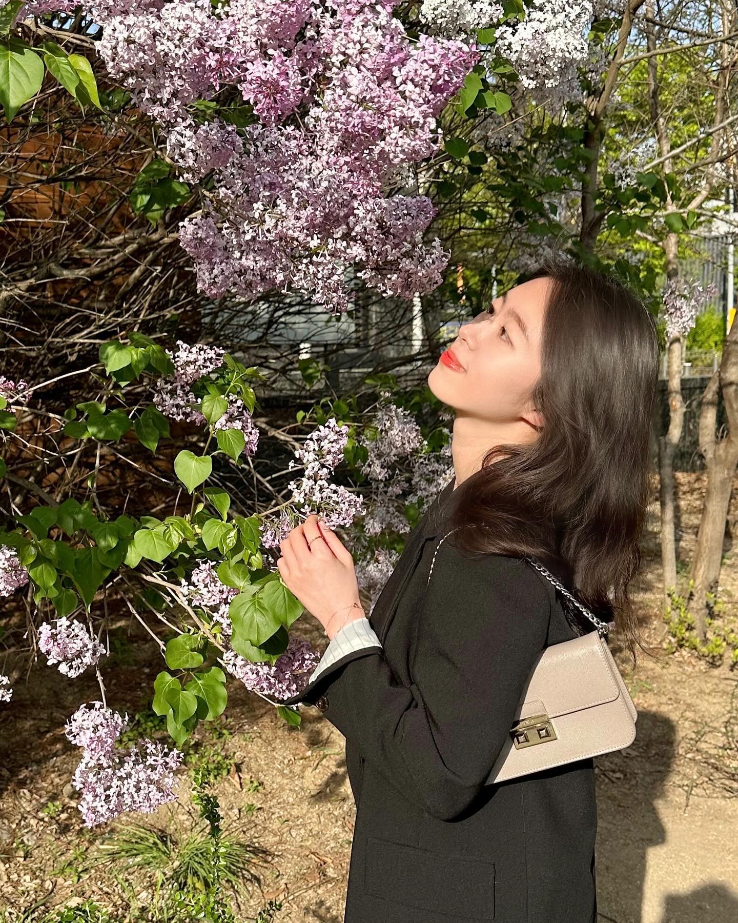 벚꽃🌸
내가 꽃구경을 이렇게 좋아했었나🌸
내년 봄이 기다려져🌷

#서울숲 #서울숲벚꽃 #서울숲벚꽃길 #운중동벚꽃길 #판교벚꽃 #판교피크닉 #서판교벚꽃