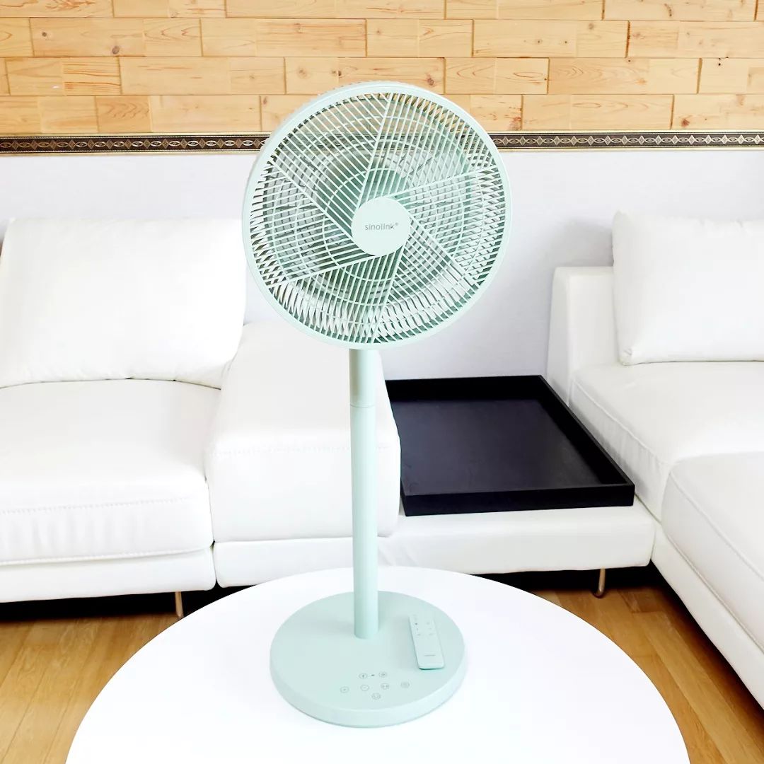 #광고 

쾌적한 여름 보낼 준비 완료! 

스마트한 #서큘레이터 #시노링크 써 보니 
무선, 무소음, 무진동에 
주변 온도를 감지해서 
자동으로 바람을 조절하는 
3D 모션 입체회전 #무선서큘레이터 라 
구석구석 바람을 전해주니까 
에어컨과 함께 틀어 놓으면 
먼 거리까지 시원하게 
느껴지는 거 있죠. 

기존에 써 본 선풍기나 서큘레이터와는 
차원이 다른 성능이라 감동! 

싱그러운 그린 컬러에 
감각적인 디자인, 
 NIDEC BLDC 모터를 장착해 
강력한 바람과 
스마트한 기능을 갖춘 
똑똑한 #에어써큘레이터추천 해요. 

시노링크로부터 제품 및 원고료를 받아 작성했어요. 

#써큘레이터 #무선써큘레이터 #써큘레이터추천 
#스마트써큘레이터 #스탠드써큘레이터 
#탁상용써큘레이터 #써큘레이터선풍기 

 + 시노링크 : https://smartstore.naver.com/sinolinkstore/products/6567456610