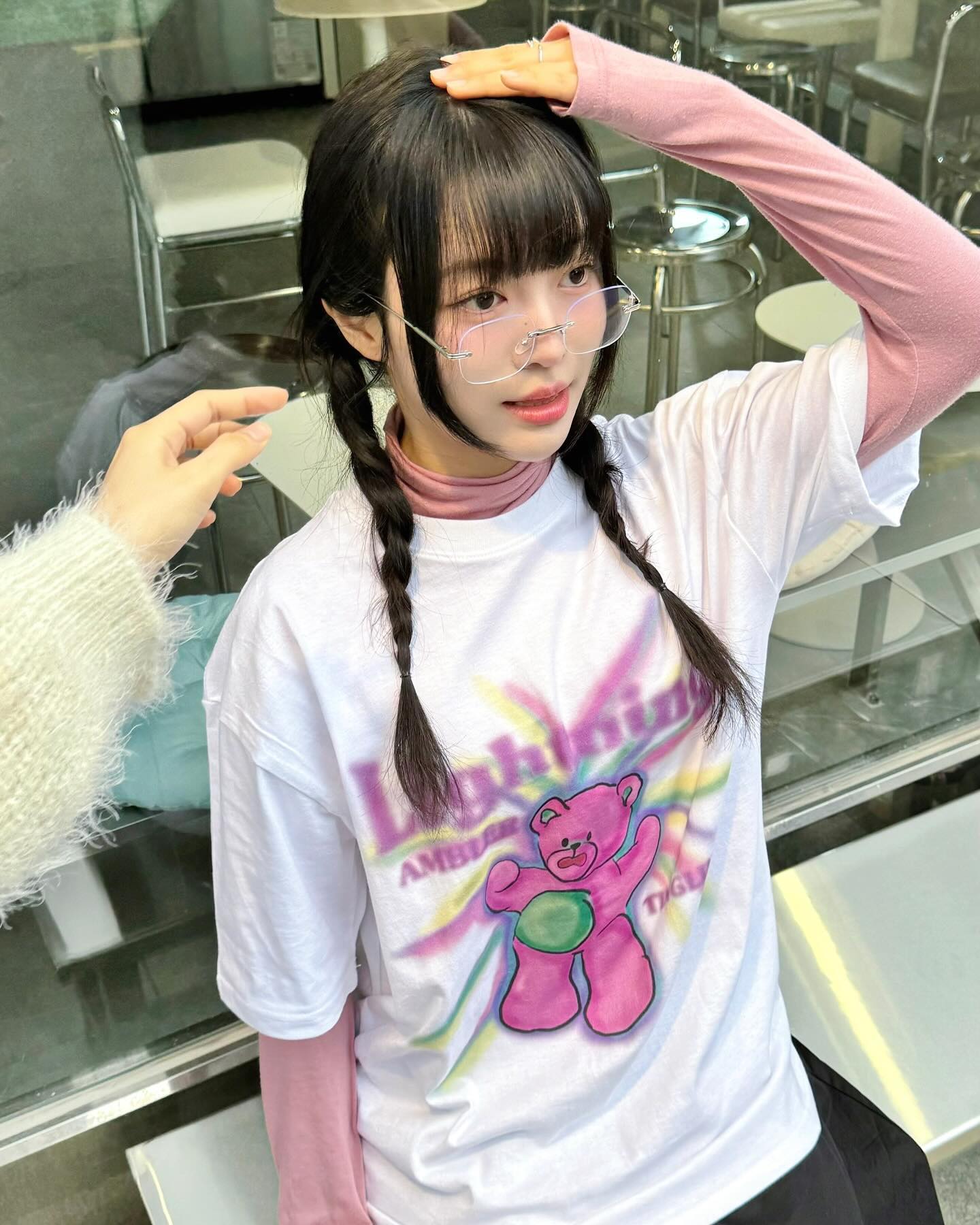 amblerkorea 🪽 봄이니까 귀엽게 코디해봐쩌 어때? ٩( ᐛ )و