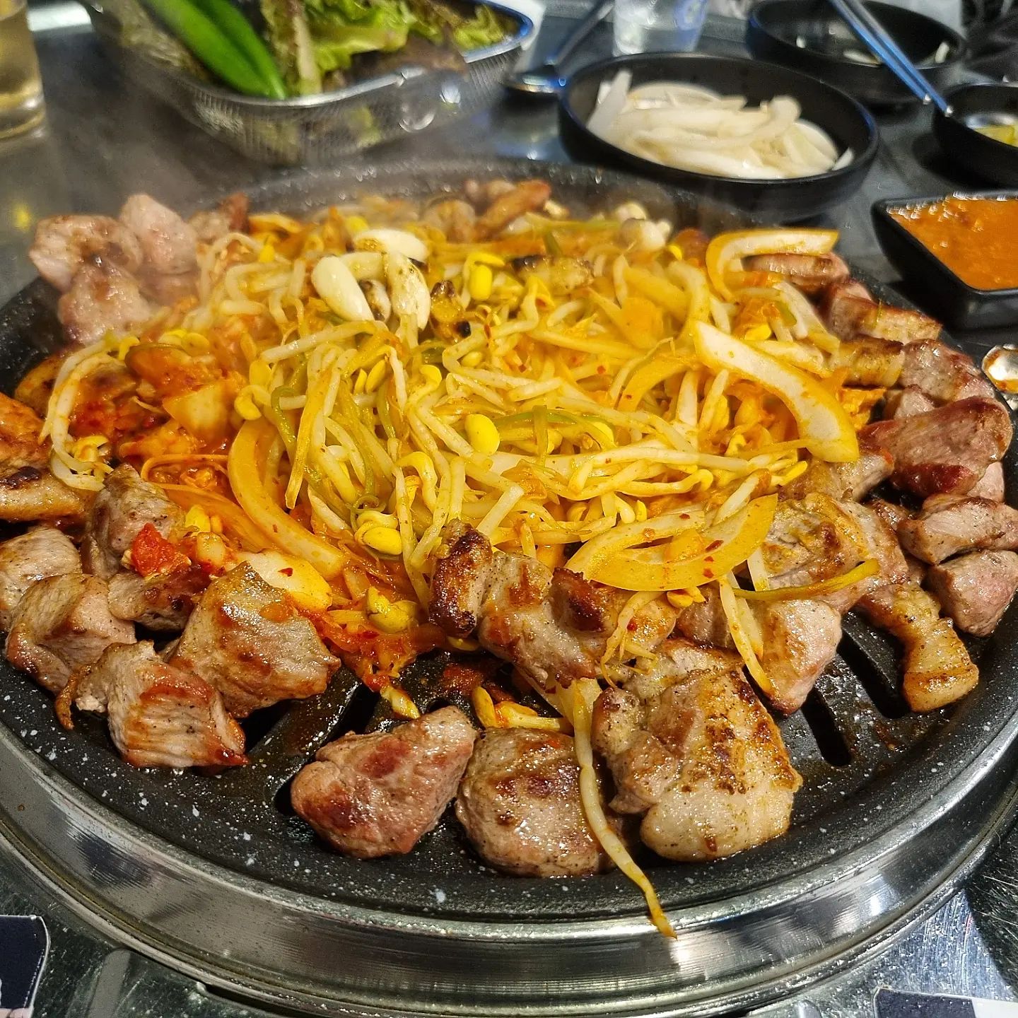 마니 먹고 마니 웃고 재밌었던 하루!!!

몸 좀 회복하고 또 놀자ㅋㅋㅋ

#하단 #오늘김해뒷고기 #탕나라 #술 #술스타그램
#음주스타그램 #부산갈매기 #부산갈매기소주 #소주 
#맥주 #신상소주