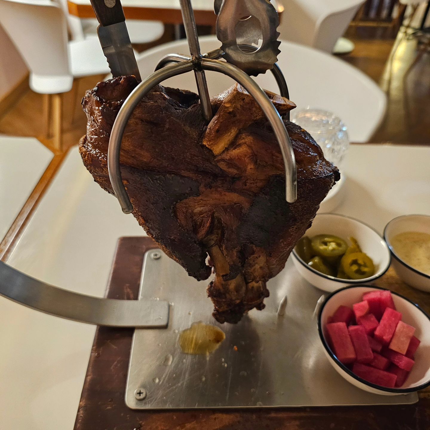 꼴레뇨맛집이라 그래서 찾아왔는데 학센이라는
 또 다른 감성이네ㅎㅎ
제주산 흑돼지로 체코식 족발이라니ㅎㅎㅎㅎ
독일식, 한국식, 체코식 다 먹어보는 중
#협찬 #라코즈 #라코즈송리단길 #송리단길맛집 #꼴레뇨 #꼴레뇨맛집 #석촌호수맛집 #석촌호수데이트코스