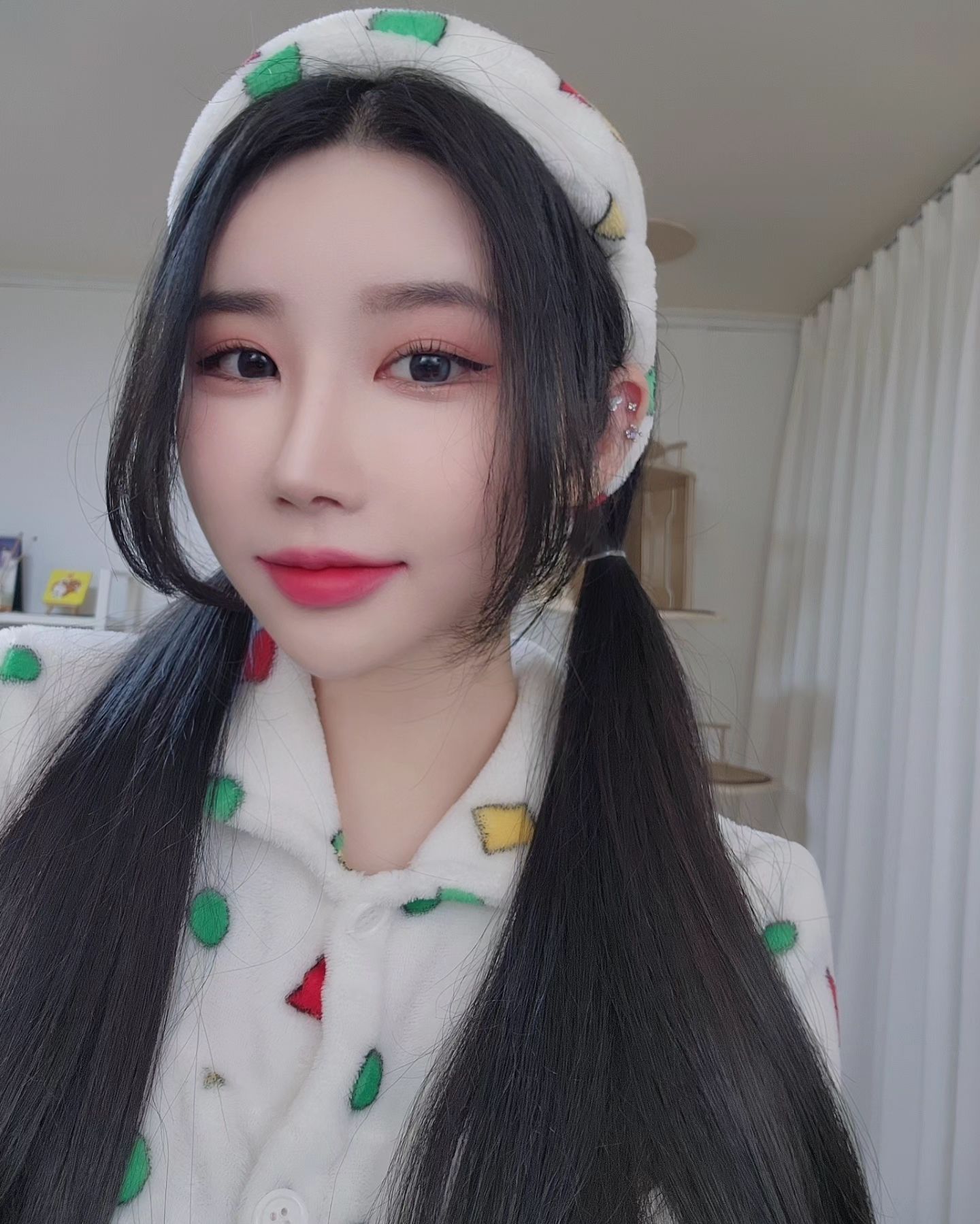 어엇! 옙쁜 눈나다!!
