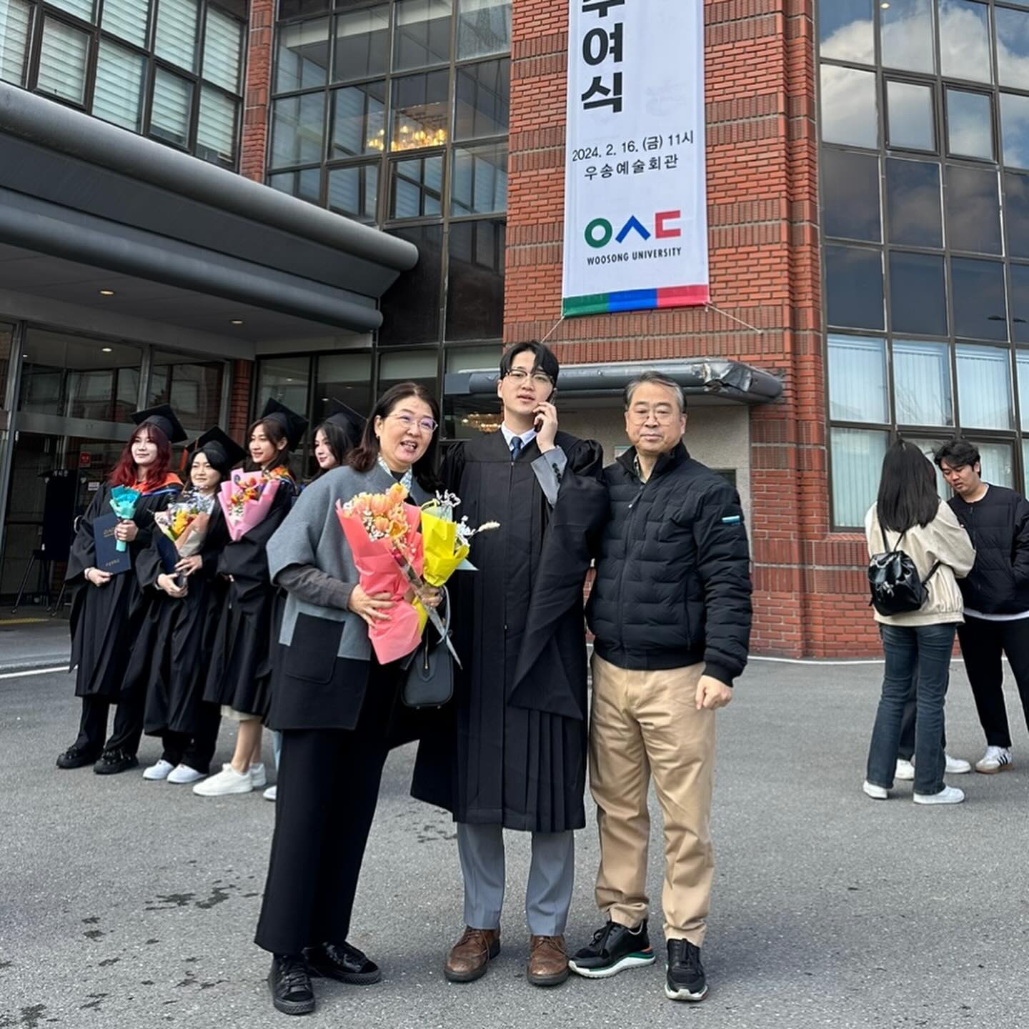 곁에 있어주셔서 감사합니다.
이젠 사업가로 멋지게 살아보겠습니다! 늘 그랬던 것 처럼!