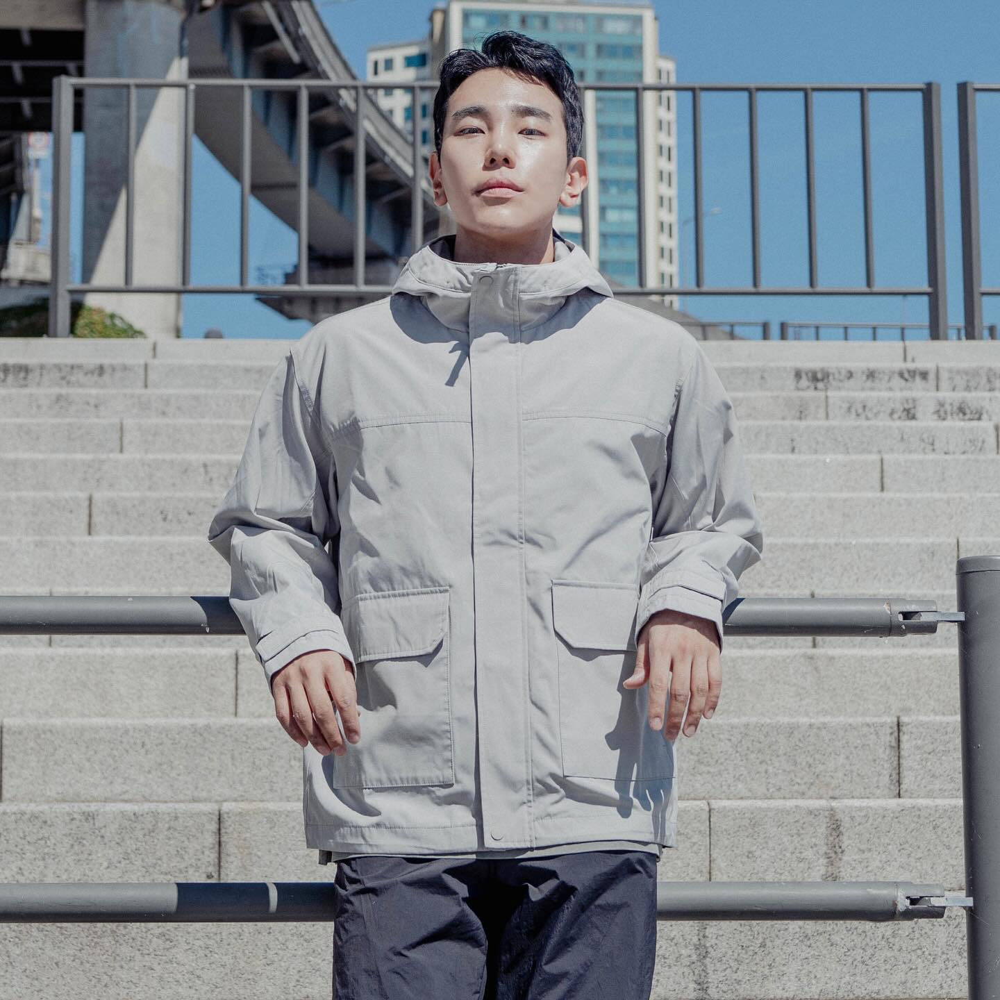 #광고 naukorea 
환경에도 진심! 패션에도 진심인 브랜드
#nau #나우 에서 출시한 23FW 주력 제품인
에코 바람막이는 편안하게 오래오래, 기본에
충실한 #에코바람막이 자켓으로 딱 요즘 입기 좋은 템👍🏻

 남녀공용의 세미루즈핏과 플림 포켓에 사선 포켓이
더 해진 센스 있는 디자인과 컬러가 매력적인 제품이죠!

 자세한 내용은 블로그에서 확인 가능합니다🫡

#나우코리아 
#친환경어반아웃도어 
#바람막이 #안효섭