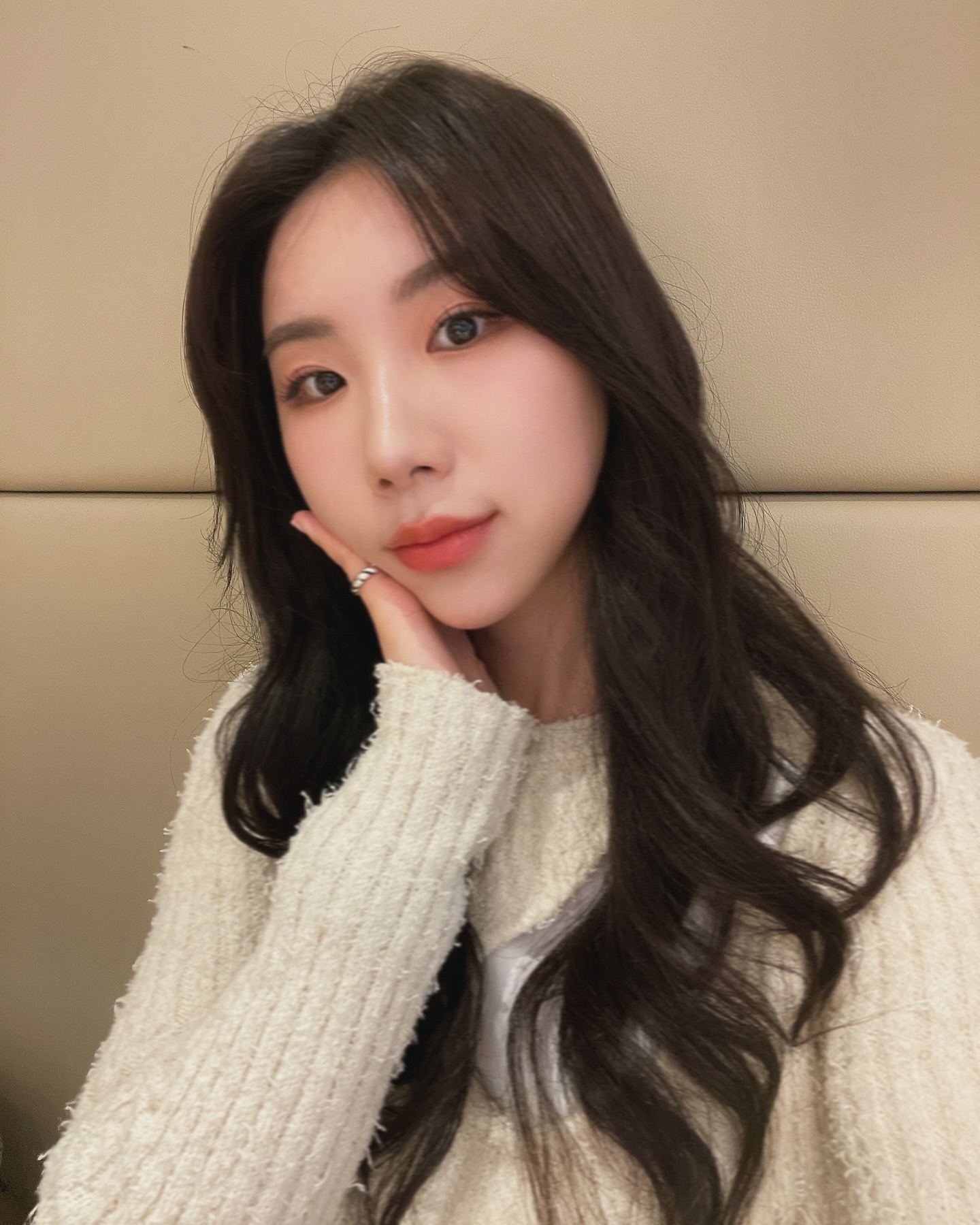 나에게 의미가 매우 큰 커플의 특별한 날!ʕ•̫͡•ʔ♡
사랑스러운 둘을 바라보면 나까지 행복한 걸🪽🤍✨
#오늘반차 😎