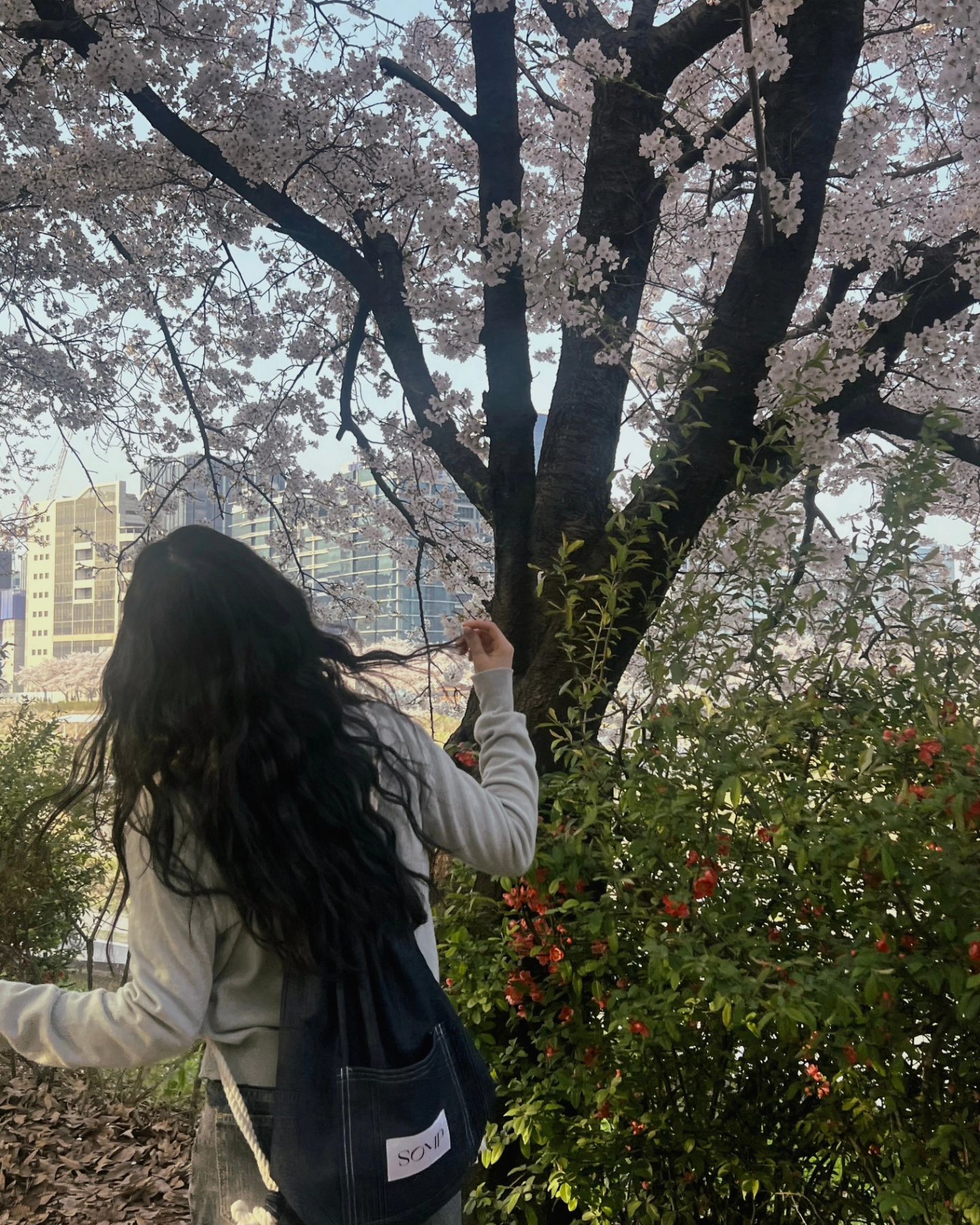 🚶🏻‍♀️🫶🏻