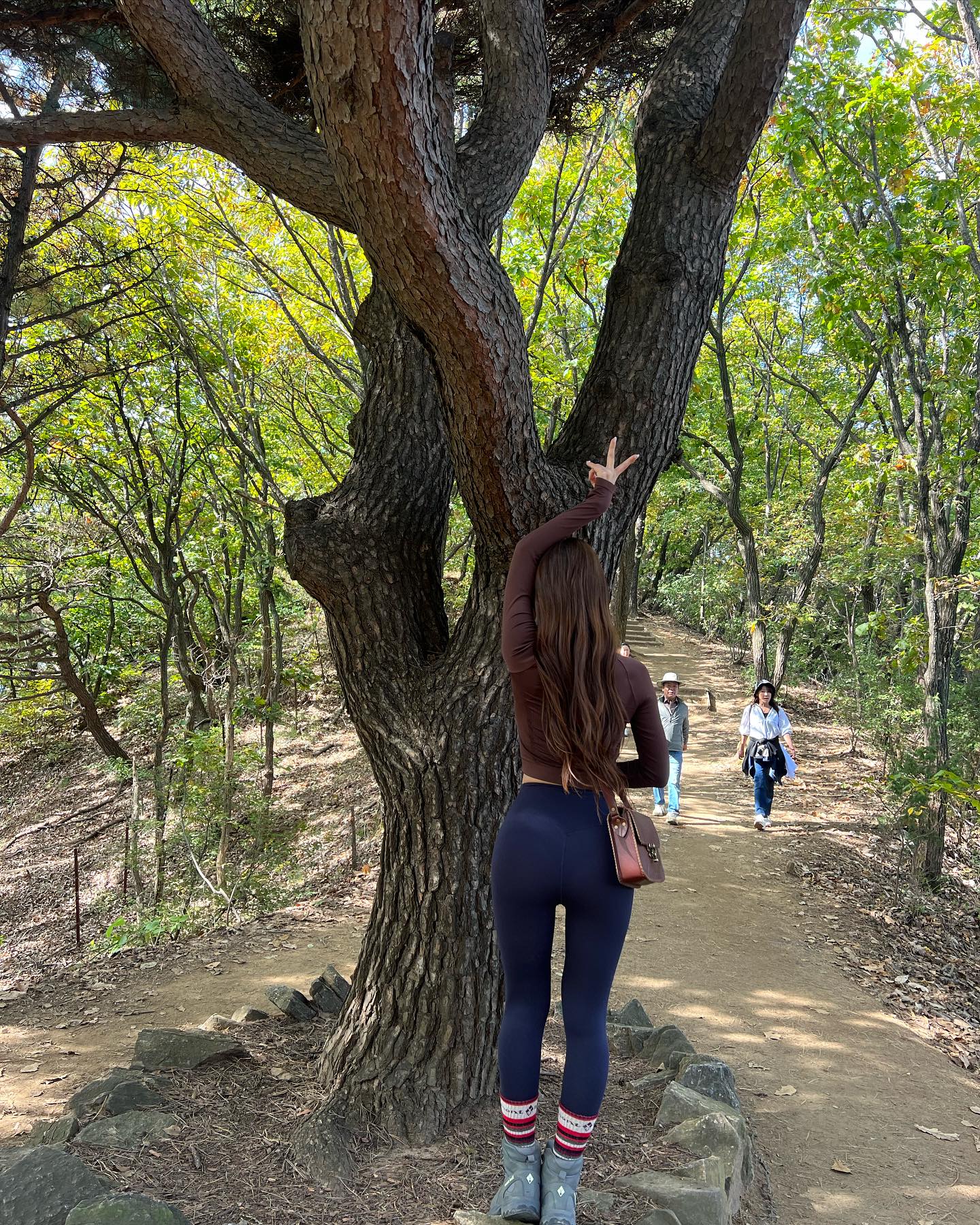 Ain't no mountain high enough⛰️
.
.
.
.
.
.
#영어엠씨섭외#ootd#hiking#등산#청계산#운동하는여자#영어사회#행사엠씨#뷰티모델#koreanmodel#femalemodel#영어통역#영어과외#핏글리쉬#여자모델#englishMC#영어엠씨#영어성우#비지니스영어#모델#동시통역#영어mc#영어아나운서#영어더빙