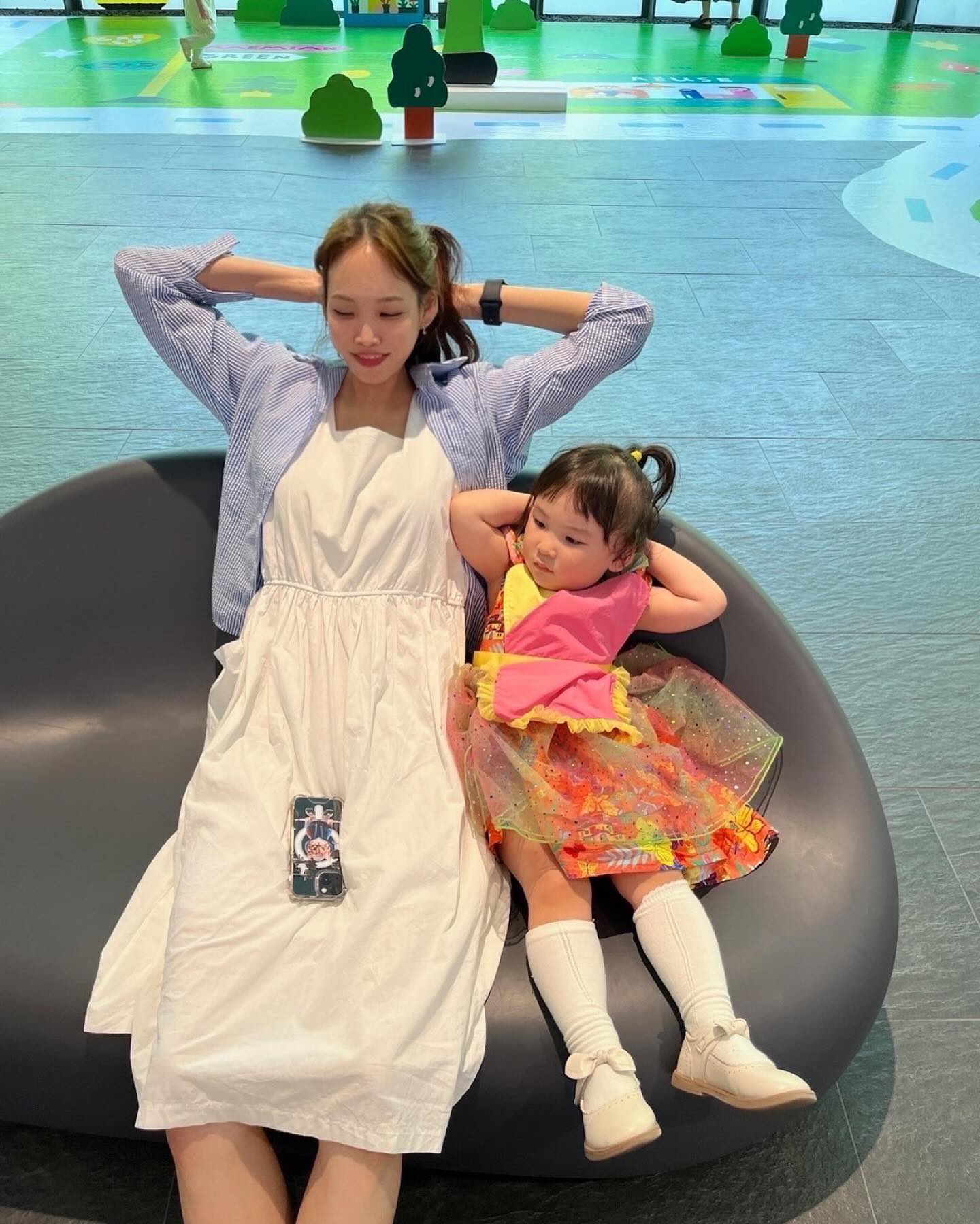 따라하는거 하나하나 너무 귀여운 요즘

귀여운거 확대는 필수2

#아빠시선#엄마와딸#주말육아#방학전날#딸가족#티니핑#그녀의취향