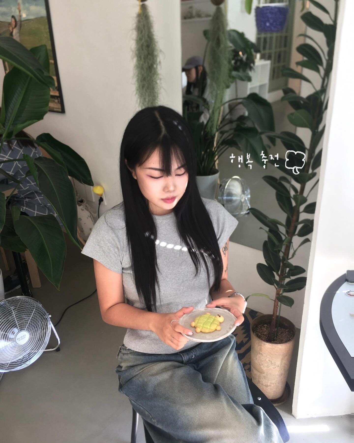 저의 애완멜론거북이를 소개합니다. 🐢🪽☘️

bakebake_cafe