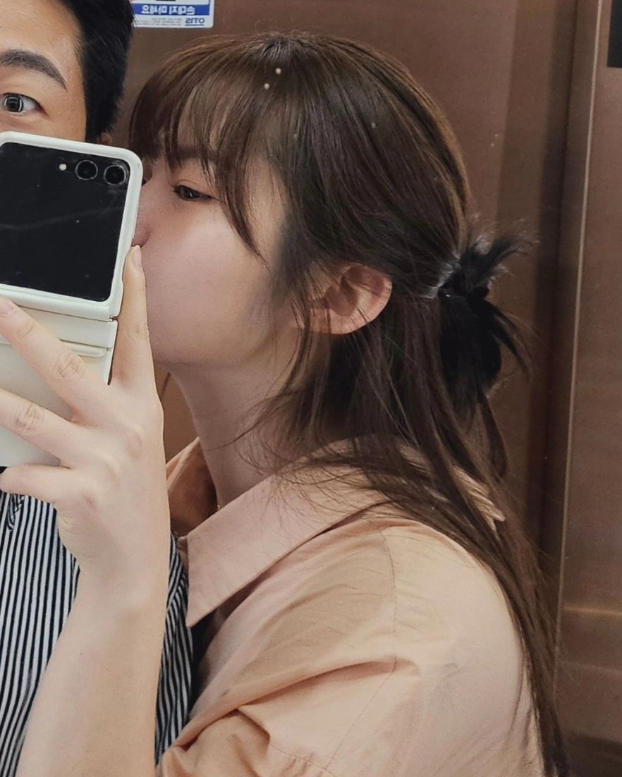 몇 장 안되는 사진 찍을 때 협조 좀🥲
