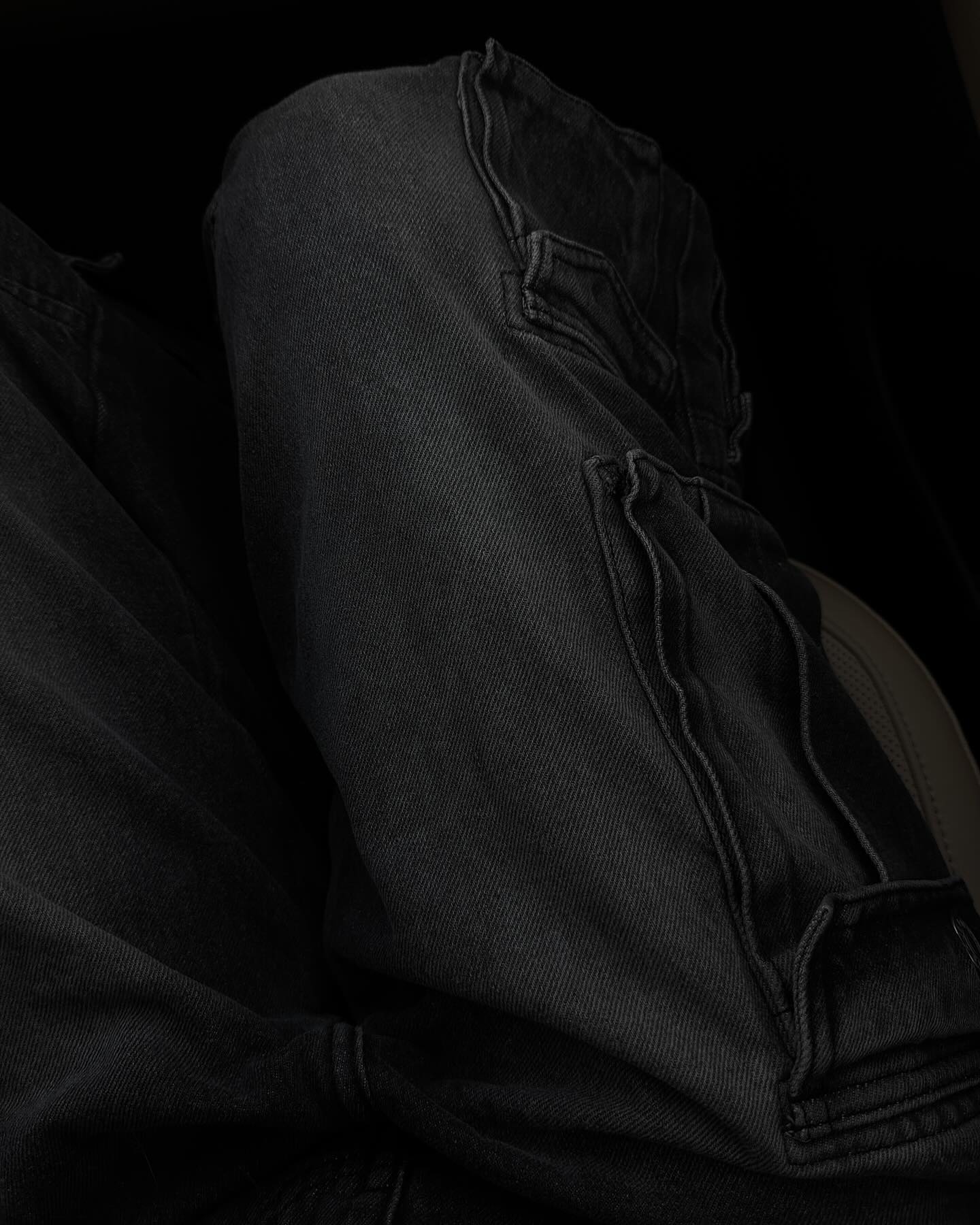🌑👖