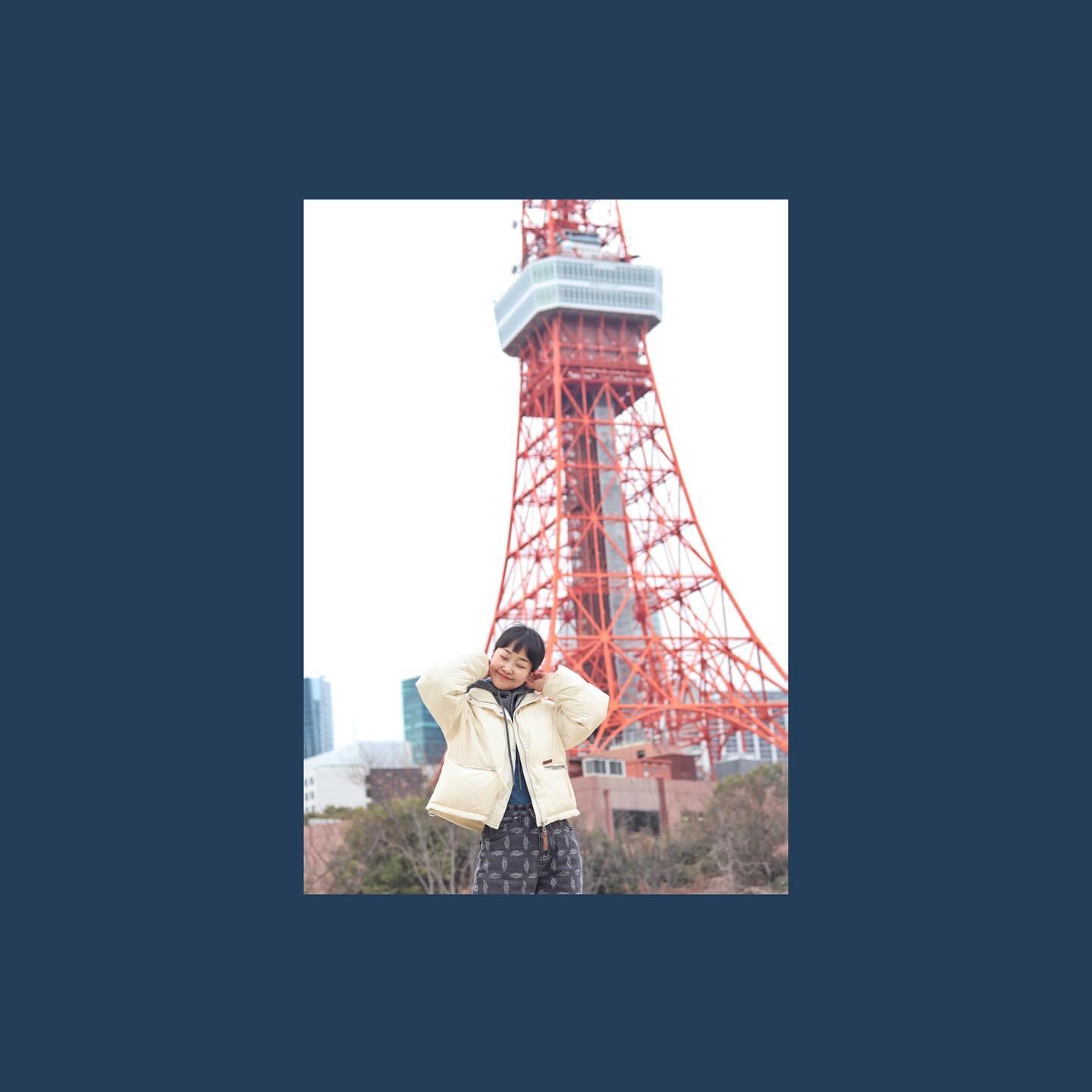 초ㅑㅎㅏㅎㅏ~🗼배경은 싹 날아갔지만 랜드마크 사냥꾼과 함께하니 이런 사진도 남겨보네. 내겐 도쿄 여행 가장 큰 희망이었던 rbb_store (숙소도 하타가야에 잡았는데)별안간 소니파크에 팝업 나가버렸고 어쩐 일인지 가보고 싶었던 곳은 족족 돌연 휴무가 많았다만 맛있는건 옴팡지게 먹고 댕김. 인생은 안고 가는 것이지. 좀 못마땅한 일이 생겨도 품에 꽉 안고 좋은 길로 한발 더 나아가면 된다 ! yum !
