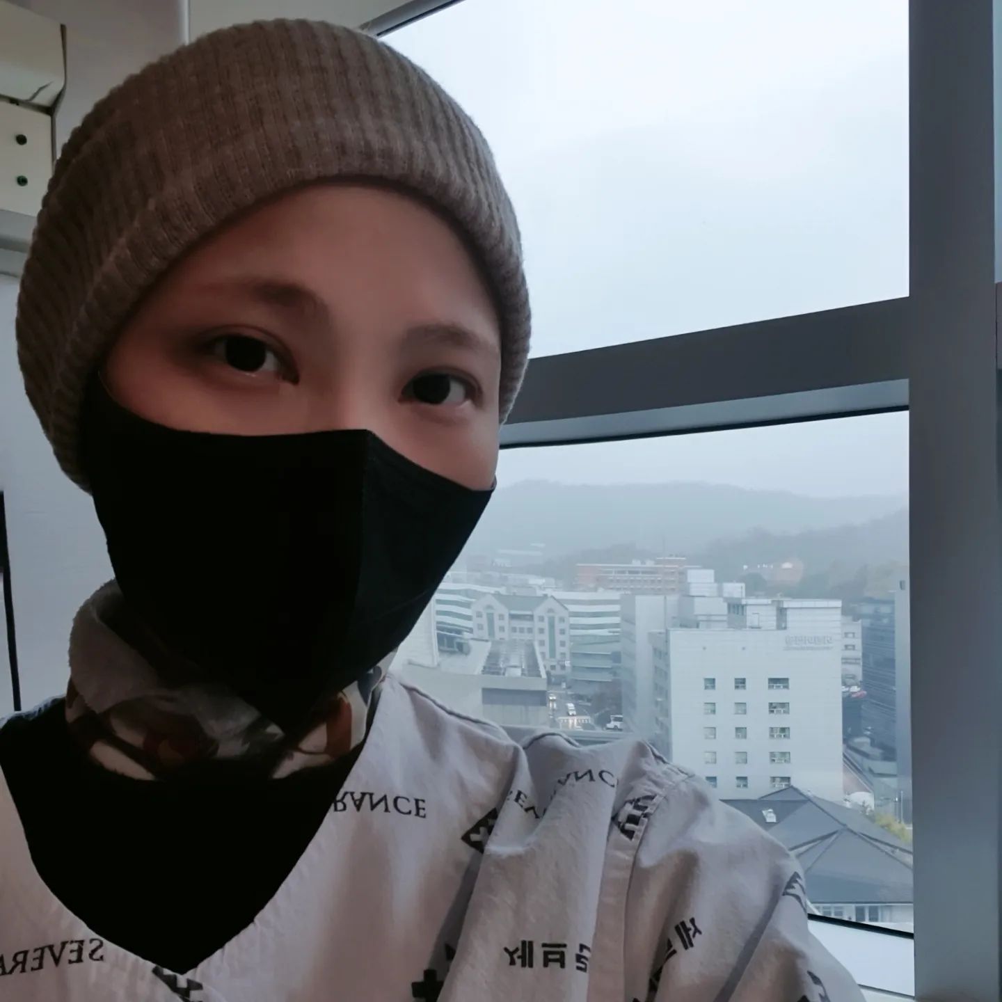 입원🏥

내일은 폐조직검사
두근두근 떨리지만
힘내야지!

2인실 배정받았는데
나밖에 없다...
1인실 쓰는 기분:)

밥도 잘 먹고
검사도 잘 받아야지

#신촌세브란스 #입원 #간호병동