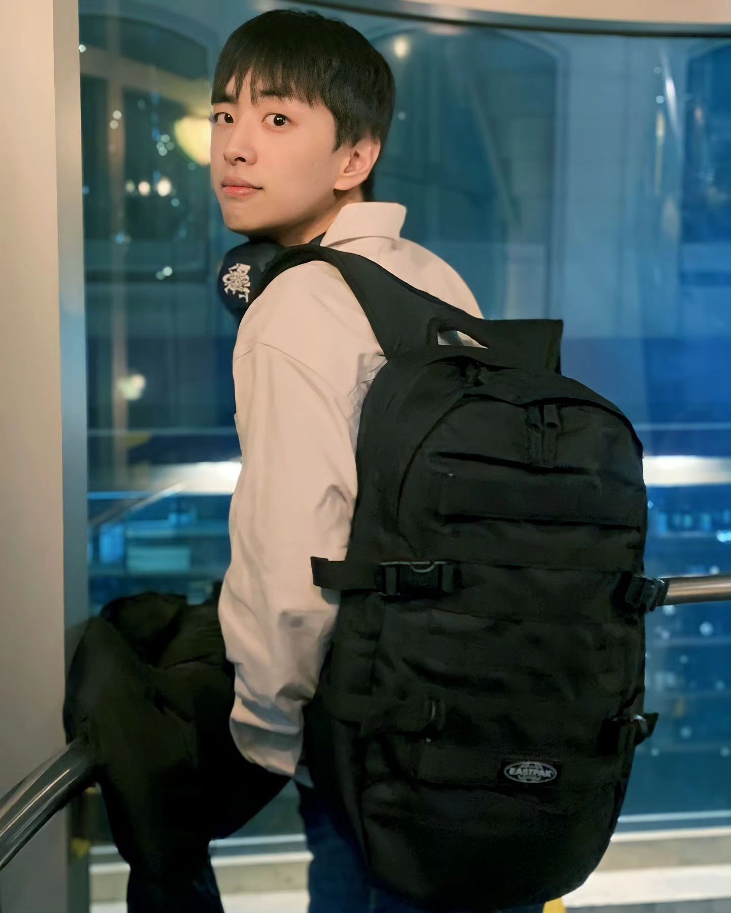 #협찬
⠀⠀⠀⠀⠀⠀⠀⠀⠀⠀⠀⠀⠀⠀⠀⠀⠀⠀⠀⠀⠀⠀⠀⠀⠀⠀⠀⠀⠀⠀⠀⠀
이스트팩
플로이드L

새학기에 딱
여행갈때 딱

데일리룩에서 부터 고프코어룩까지
잘 어울리는 이스트팩의 플로이드L

수납력도 짱짱하고
가벼운데 튼튼하기까지해서
자꾸 손이가는 백팩

디자인도 힙해서
잇아이템

 #새학기 #신학기 #개강 #학생가방 #대학생가방 #대학생백팩 #학생코디 #데일리코디 #스트릿 #20대여자가방 #20대남자가방 #고프코어룩 #백팩추천 #백팩 #가방추천 #백팩추천