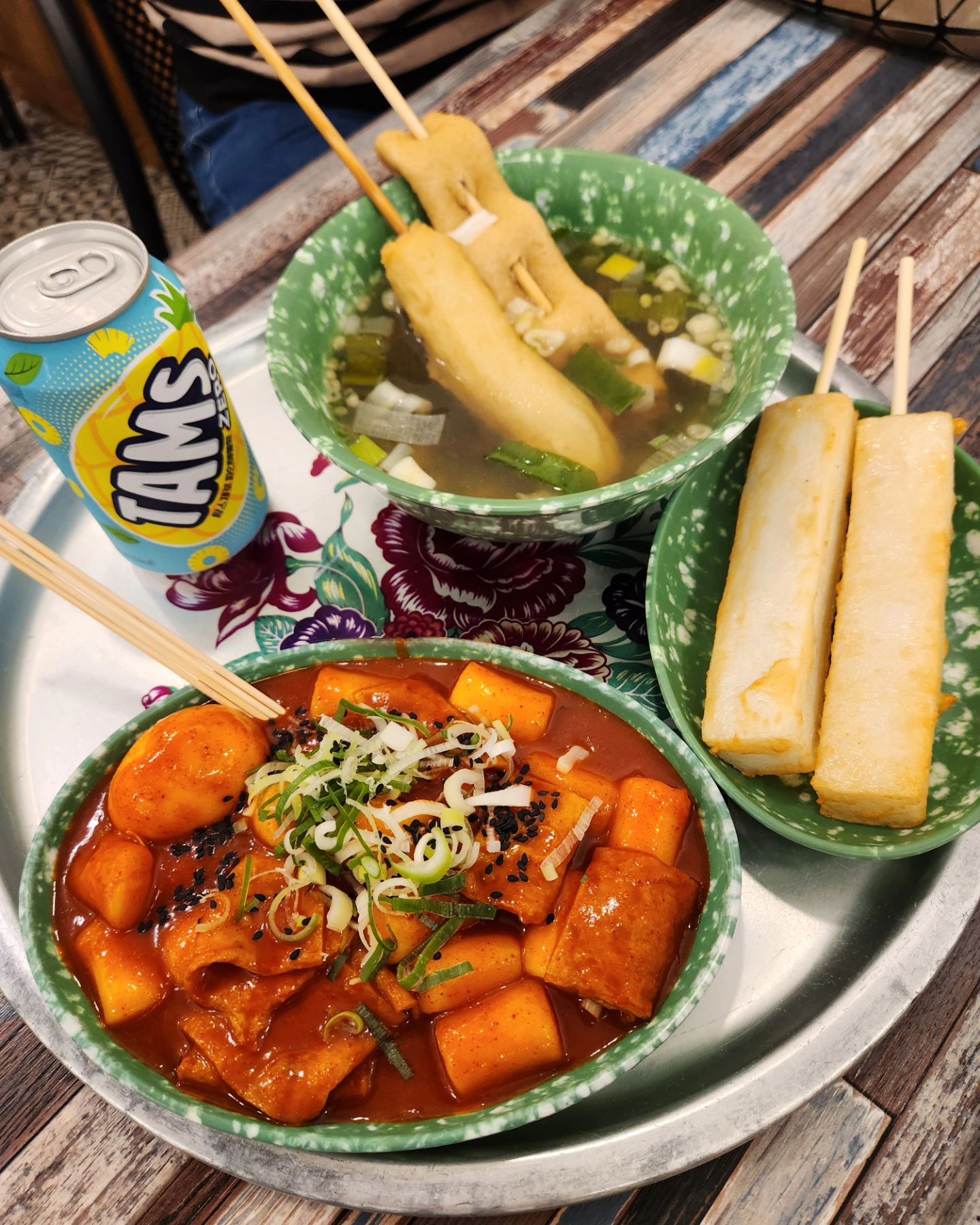 #협찬 #목포맛집 #떡볶이 #수제어묵 #목포분식 #서민갑부 #목포동부시장맛집 #목포동부어묵
.
시댁가면 항상 가는 동부시장 !!
동부시장 유명한 수제어묵 떡볶이맛집
동부어묵😍👍 
어묵종류도 많은데 직접 만든다고 해요.
밀가루 노노 생선살만 들어있다고 하닝 넘좋죠
떡볶이, 수제어묵, 순대, 튀김 푸짐하게 한상❤️
진짜 꿀맛이에요💛💛💛💛💛
.
dongbooeomug