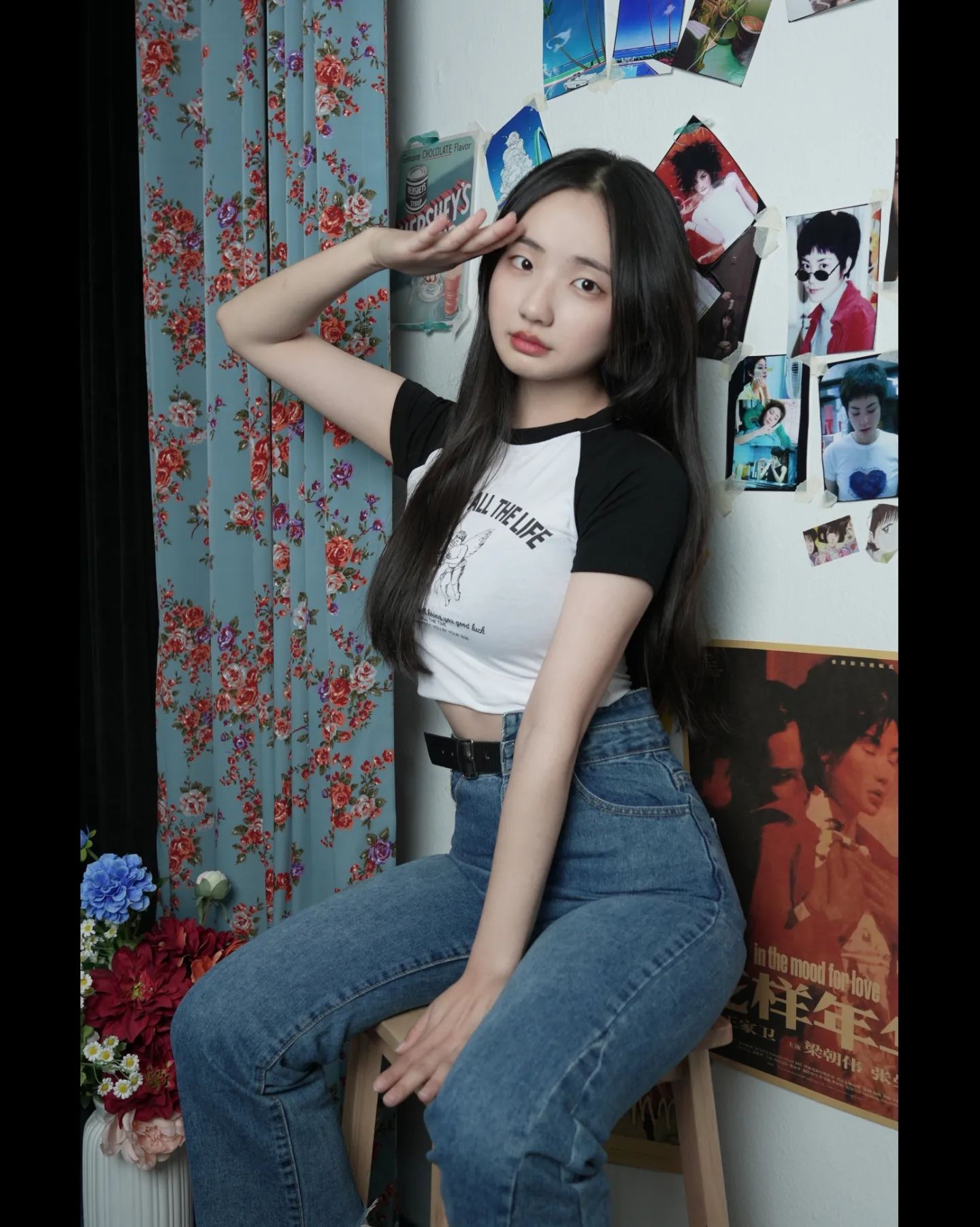 #협찬
[메모리 아지트]

동묘 구제시장 안에 진짜 빈티지 맛집 메모리아지트가 있어요! 동묘하면 빈티지인데 그게 어울리게 빈티지컨셉의 스튜디오 메모리아지트에요 소품이 완전 다양하고 조명도 다양해서 무드맛집인 숨어있는 보석같은 스튜디오 메모리아지트랍니당
메모리아지트는 동묘앞역에서 3분거리라 대중교통으로도 쉽게 갈 수 있어요!
갖가지 선글라스, 배경천, 모자 등등 소품들을 활용하면 셀프로 Y2K 가눙이요
조명도 다양하니까 따로 안챙겨도 되구요! 빈티지 카메라까지 갖추고 있어요
심지어 블랙, 핑크 색상 배경지는 추가금 없이 사용 가능해요! 다양한 촬영 하기에 안성맞춤이에요 한시간 단위 예약도 가능해서 빨리 촬영해야될 때도 유용하구요 

#광고 #종로구사진관 #동묘시장 #동대문렌탈스튜디오