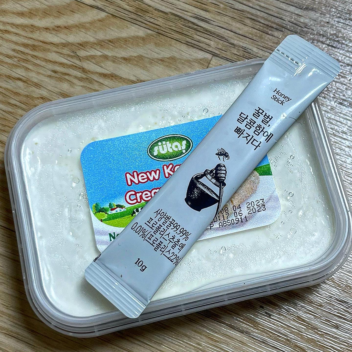 #협찬

안녕하세요~ 제가 이번에 가져온것은 #정치즈 카이막 입니다✨

하.. 저 이렇게 맛있는 카이막 처음 먹어보잖아요😱 그래서 찾아보니 다른 업체들은 국내에서 생산한 제품을 판매하는데 튀르키예에서 만들어진 제품을 판매해서 그랬던 거 였어요!😍

이렇게 특별한 카이막을 판매하는 곳 스토어도 보니 스토어에 와인안주로 살만한 식품이나 홈파티 할 때 먹기좋은 음식들이 너무 많아서 좋았습니당🤣

제가 오늘 먹은 제품은 아래 스토어에서 구매 가능합니다.

https://m.smartstore.naver.com/jungcheese/products/8125309187

#카이막#튀르키예카이막#와인안주#터키카이막