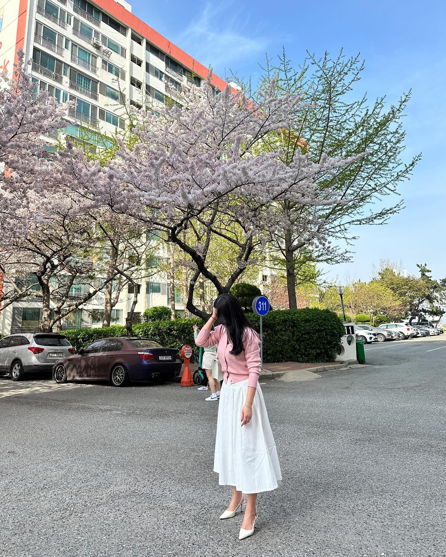 ⠀
⠀
줌마들 꽃놀이 날🌸
⠀
⠀
⠀
#친구모임
#얼굴보기힘듬
#귀한
#단체샷
#맘에안들지만어쩌겠어
#그래도좋아
#삼익비치
#벚꽃길