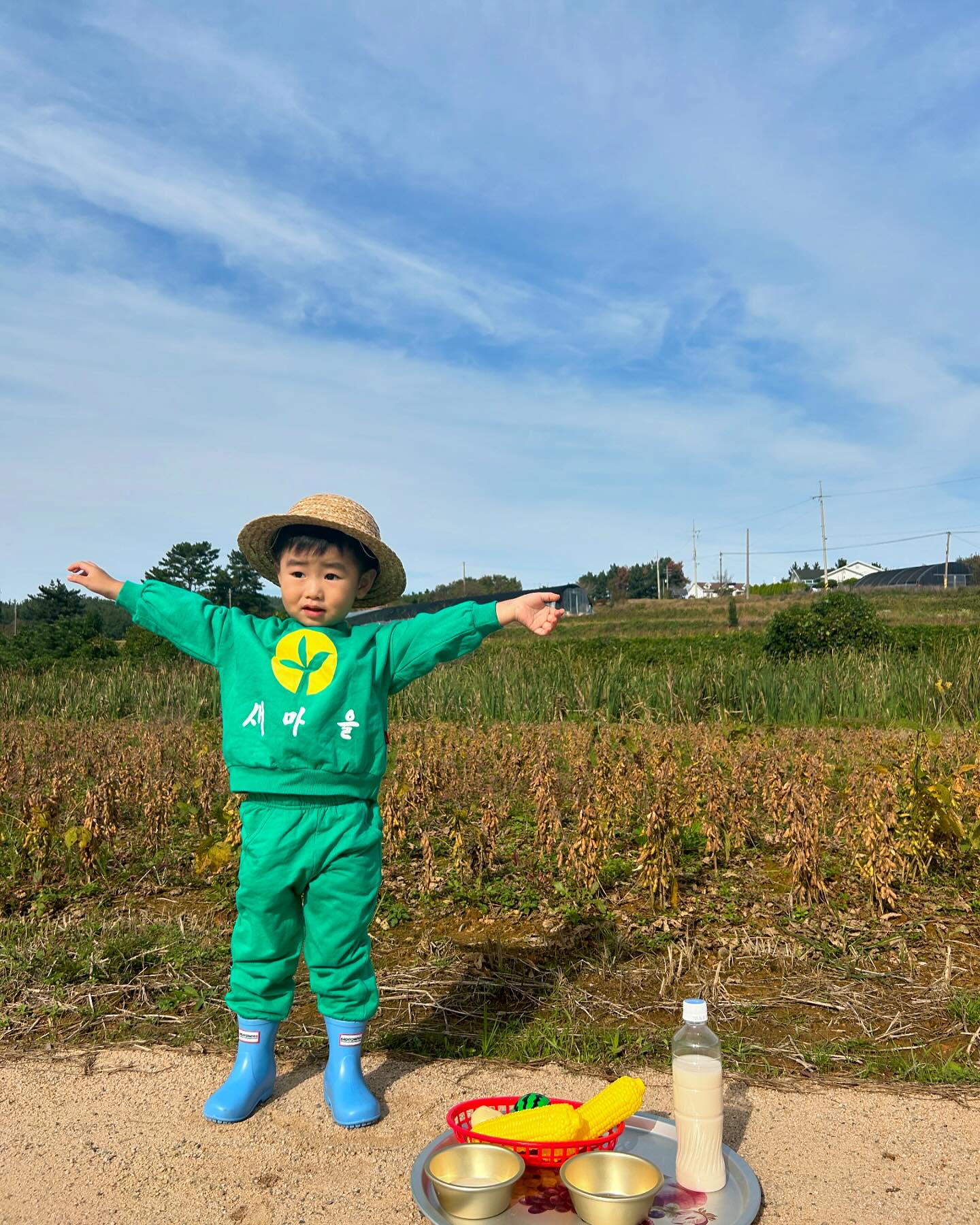 매년 기념일때마다 
어떤 컨셉으로 찍을까
생각했는데
이런 컨셉도 귀엽다아-

세돌, 1111일 컨셉은 뭘로 하지이🤔

#엄마가찍어주는성장사진 
#새마을의우주
#엄마가사랑해