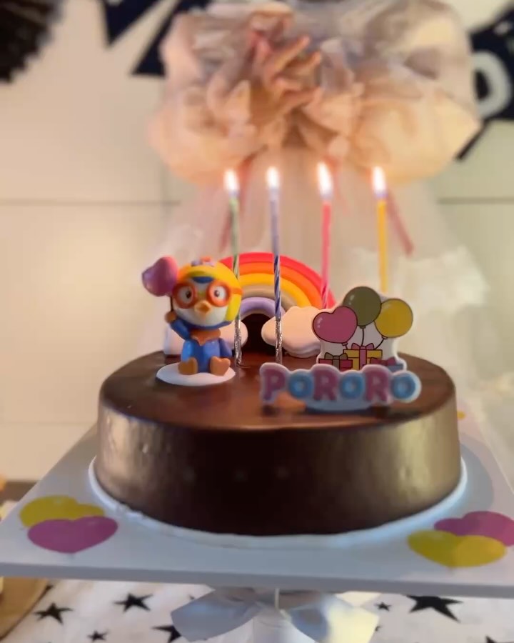 12월은 다인이의 달👶🏻🩷
어린이집에서 3번째 생일파티

#생일파티 #어린이집생일