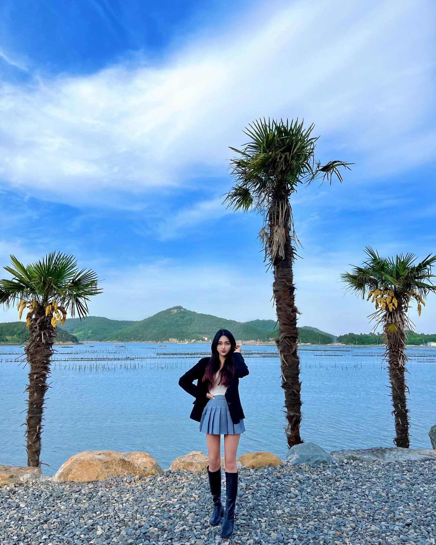 다들 막 또 해외 갔냐고 할 만큼 
제주도 동남아 느낌 뿜뿜나는 카페 🤍🌴

-
-
-
-
#여수카페 #비기스톤 #누가 #뒤에 #양식장좀 #치워주세요 #ㅎ