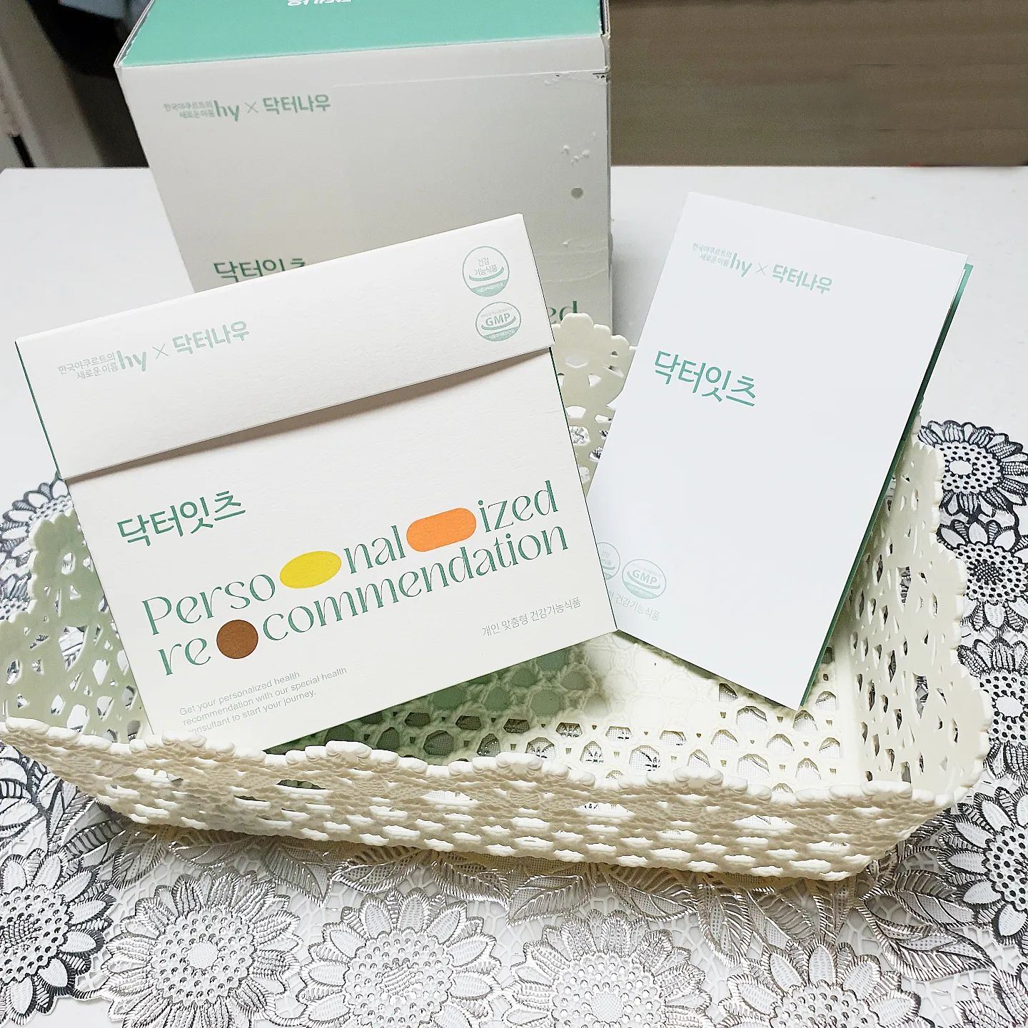 #협찬 

연말,연초 바쁘게 살아가는 신랑의 하루
건강기능 식품은 많고, 어떤 것을 먹는게 
좋을까 고민했었는데 이런 나의 고민을
날려준 #닥터잇츠

의사가 상담해주는 개인 맞춤형 건강기능식품
이라는 매력적인 장점!
설문 후 의사와 1:1 비대면 상담 후에 
개인에게 맞춤형 건강기능식품을 추천해주는
서비스 보셨나요??ㅎㅎㅎ
프로바이오틱스 1등 기업인 Hy(한국야쿠르트)와
비대면 진료 앱1위 #닥터나우 가 만나서 만든
서비스랍니다~

매일 한포씩 먹을 수 있도록 나에게 맞추어
소분되어있어서 간편하게 챙길 수 있어서
매력적이에요~ 한달치가 들어있어서 
신랑의 #월간영양제 랍니다^^
케이스까지 독특하고 포장도 예쁘고 ㅎ
신랑에게 딱 필요한 오메가3, 비타민B복합
그리고 비타민C철분 을 한 팩에 담아서 
아침에 출근할 때 하나씩 들고 나가면서 
챙긴답니다~~ 나를 위한 것은 무엇이 있는지
상담받고 챙겨야겠어요 ㅎㅎ
.
.
doctorits_official 
#hy #개인맞춤형 #영양제구독
#의사상담 #맞춤영양제 #뷰티 #육아
#일상 #홈스타그램 #맘스타그램 
#신상품나왔을땐 #08L #건강그램