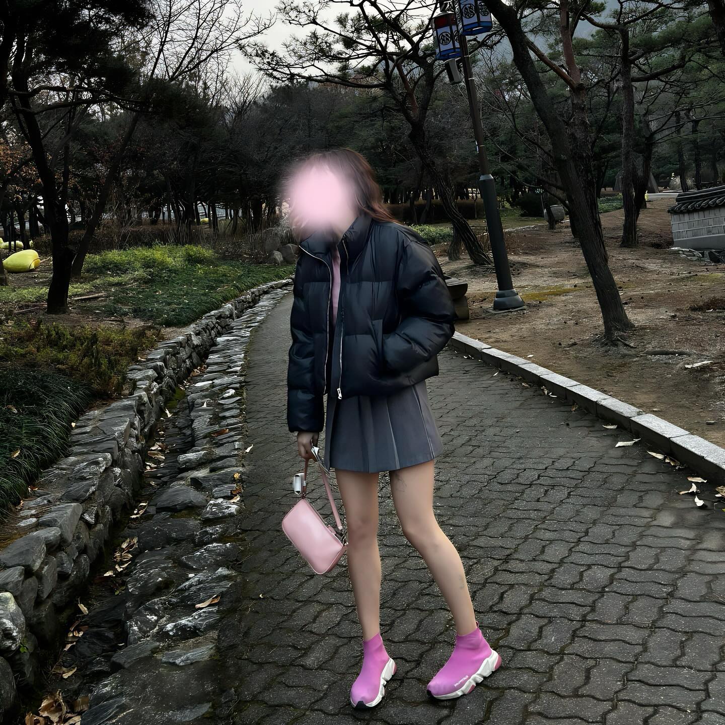 애매한 날씨에 애매한 옷 그래도 핑크는 포기 못 해 🎀
